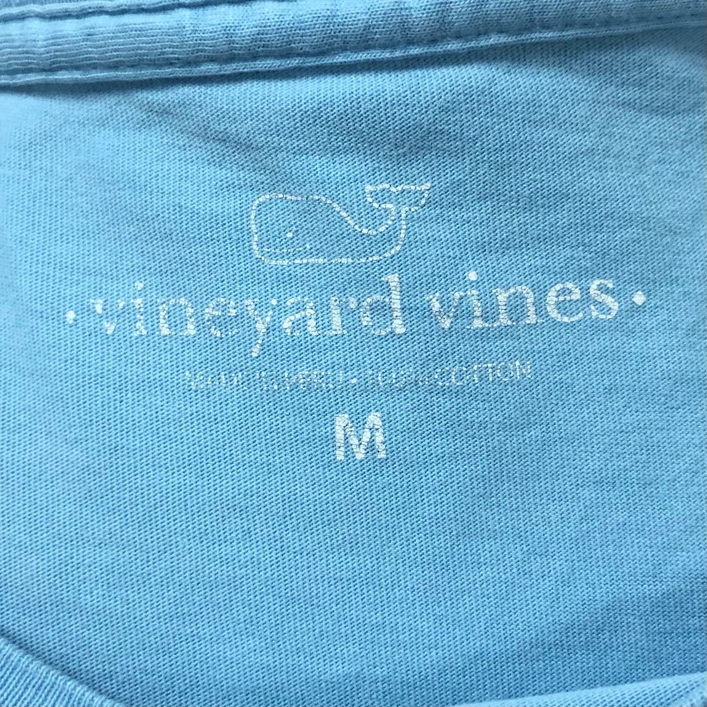 Camiseta cuello redondo Vineyard Vines 🐳 color celeste claro con Diseño de Ballena Hamburguesa Talla Medium