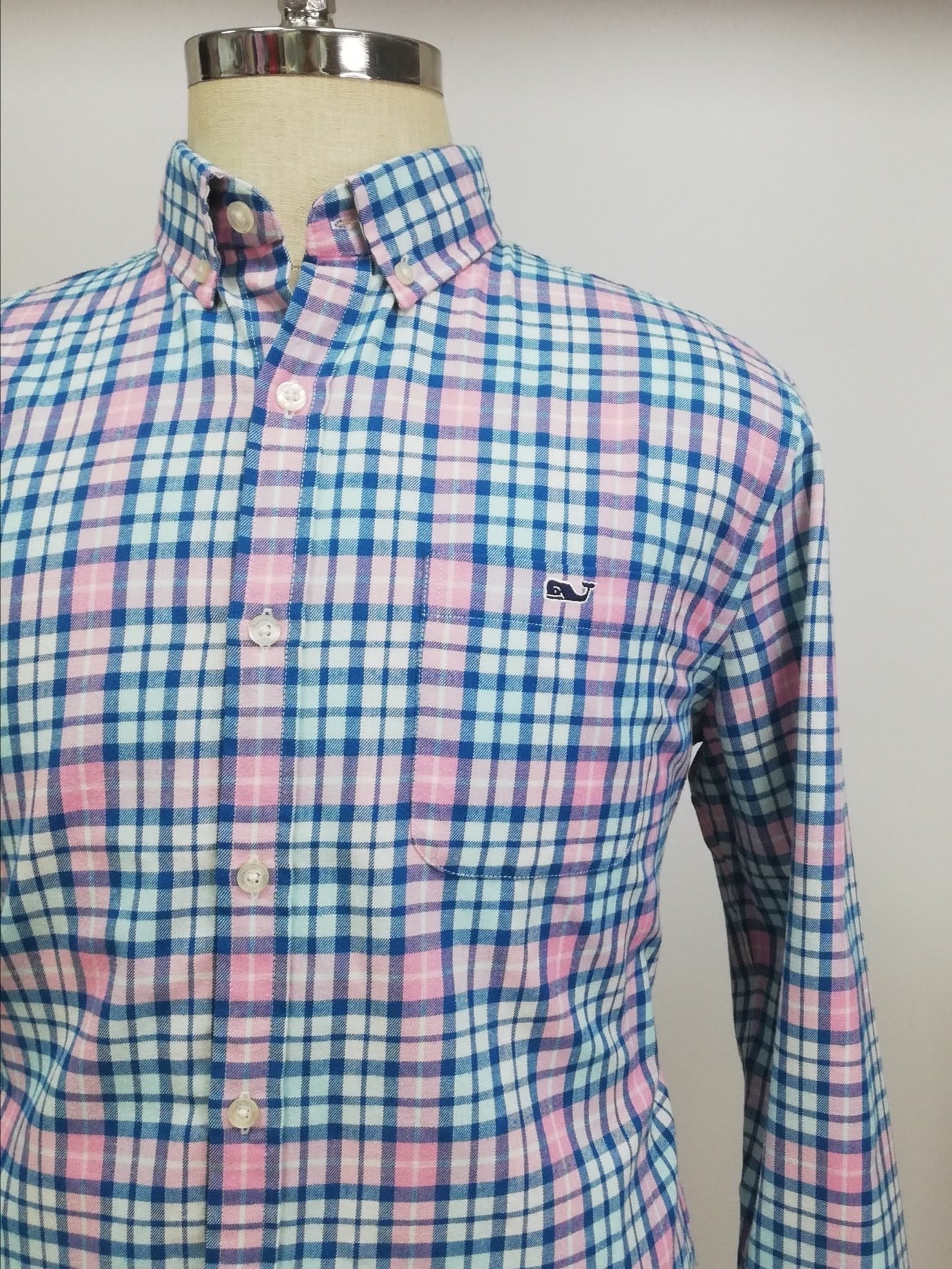Camisa de botones Vineyard Vines 🐳 de cuadros en color rosado, azul y celeste Talla L Entalle Slim Fit (ver descripción)