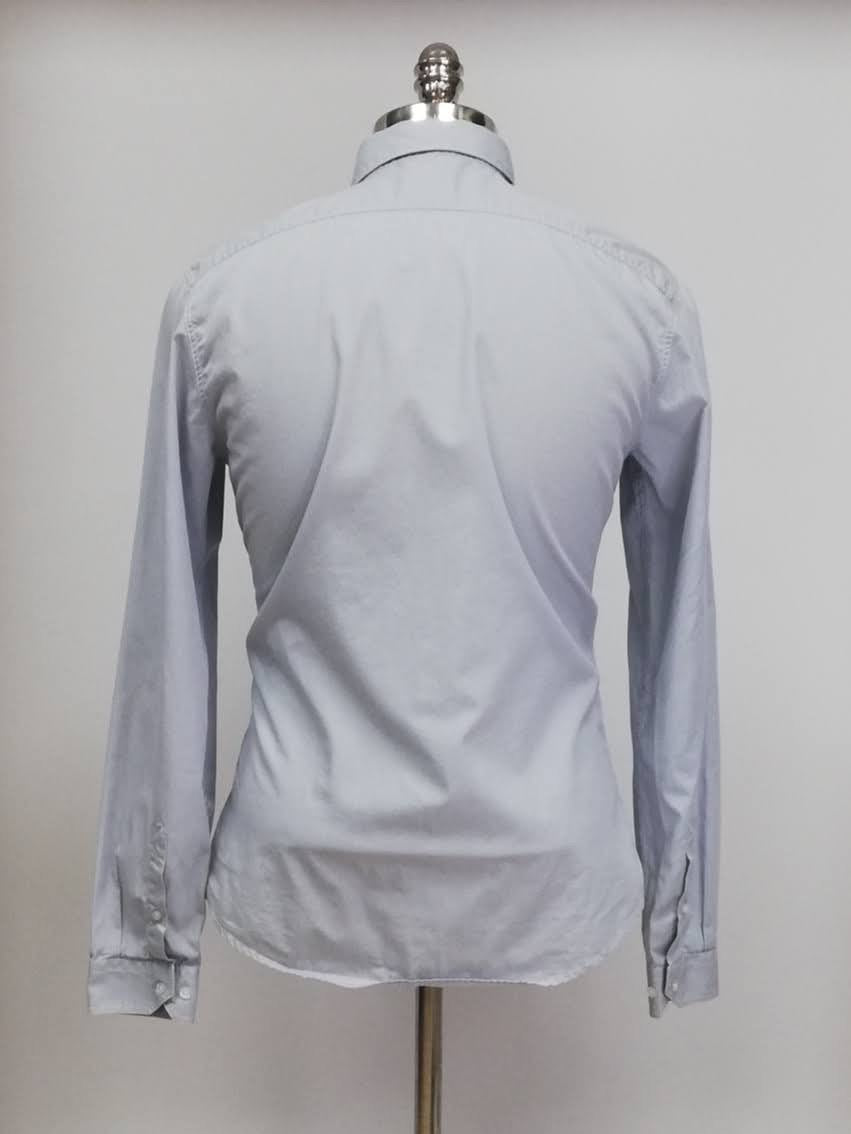 Camisa Lacoste 🐊 color gris claro Talla M Entalle Slim Fit