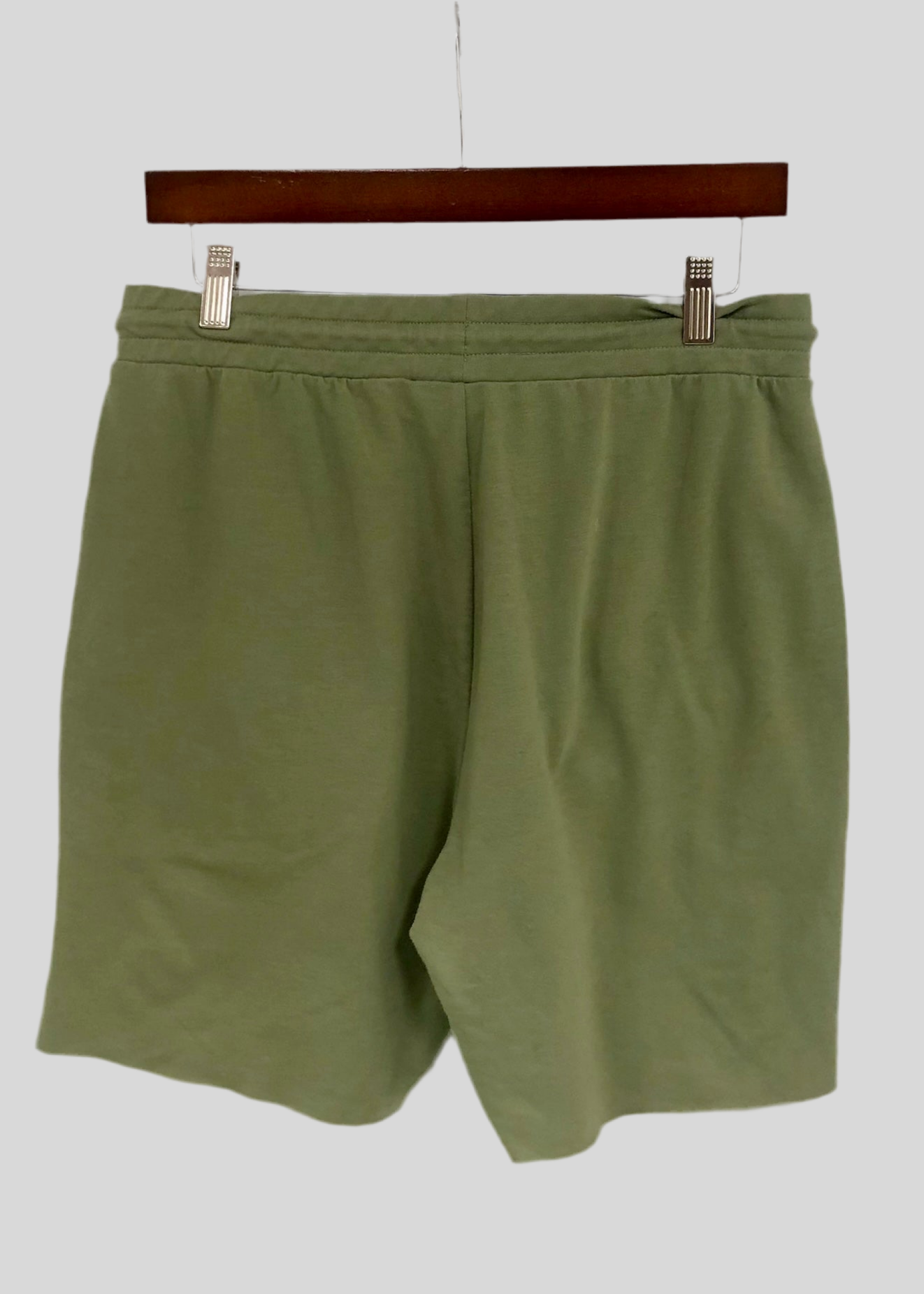 Short Lounge Gymshark 🏋🏼‍♂️ color verde oliva y logo en blanco Talla M (ver descripción)