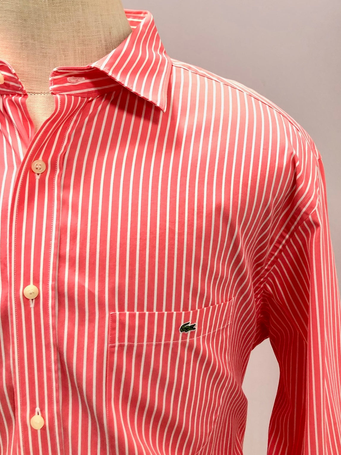 Camisa de botones Lacoste 🐊 de rayas en Salmon y blanco Talla XXL Entalle Regular