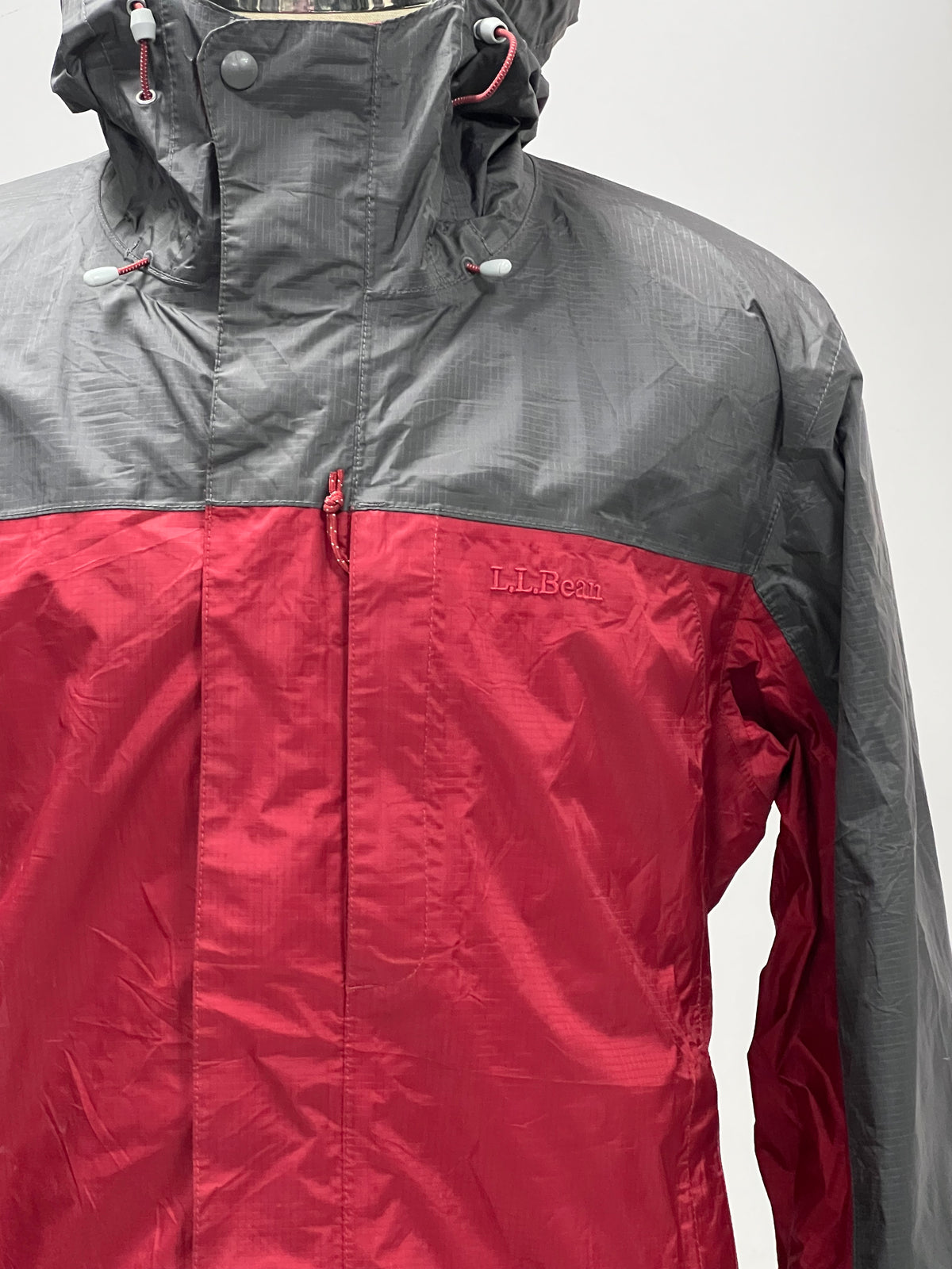 Jacket L.L.Bean ⛰️ color rojo y gris oscuro con zíper completo Talla L