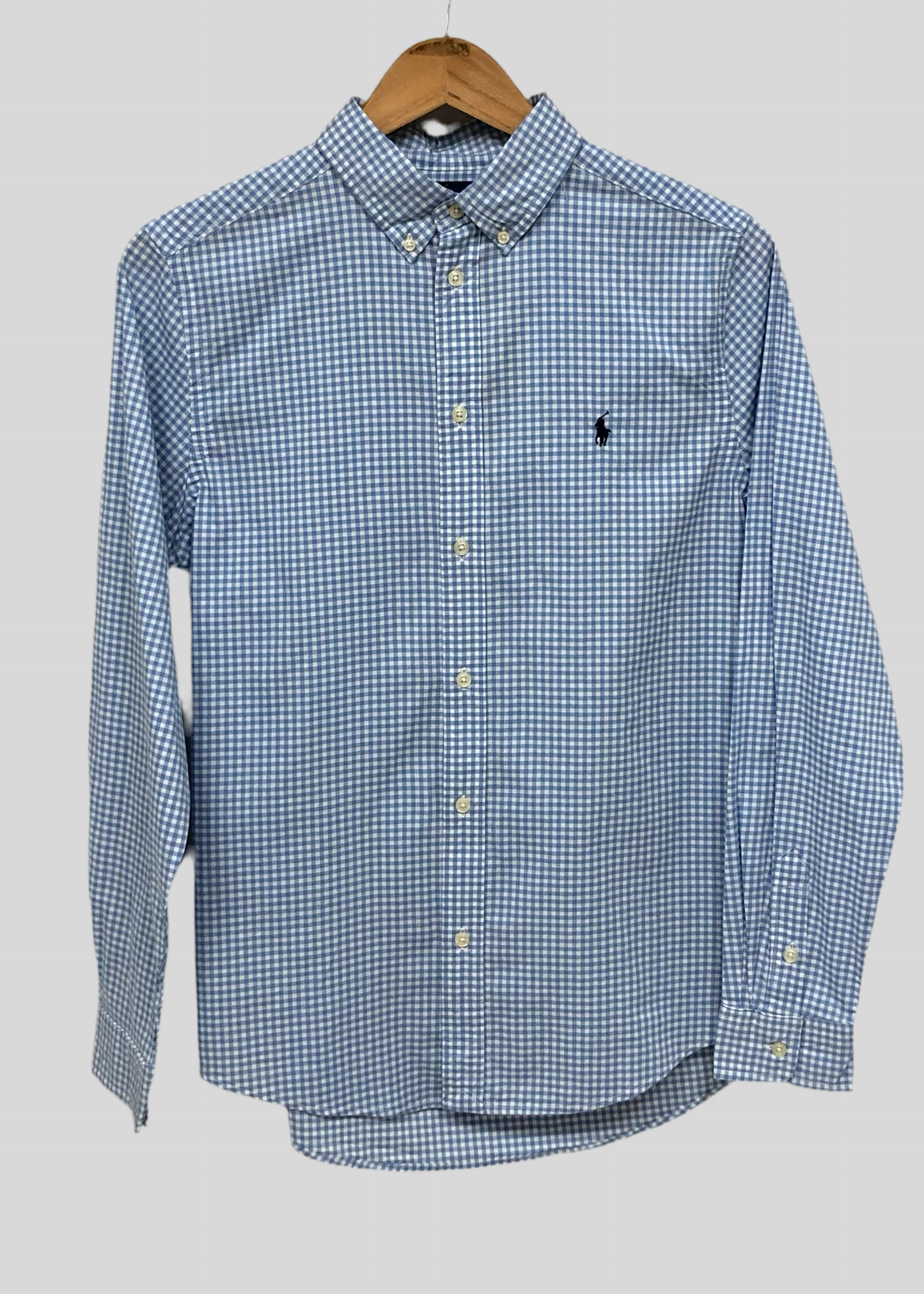 Camisa Polo Ralph Lauren 🏇🏼 color patron de cuadros gingham en celeste y blanco Talla L (14-16) de niño Entalle Regular