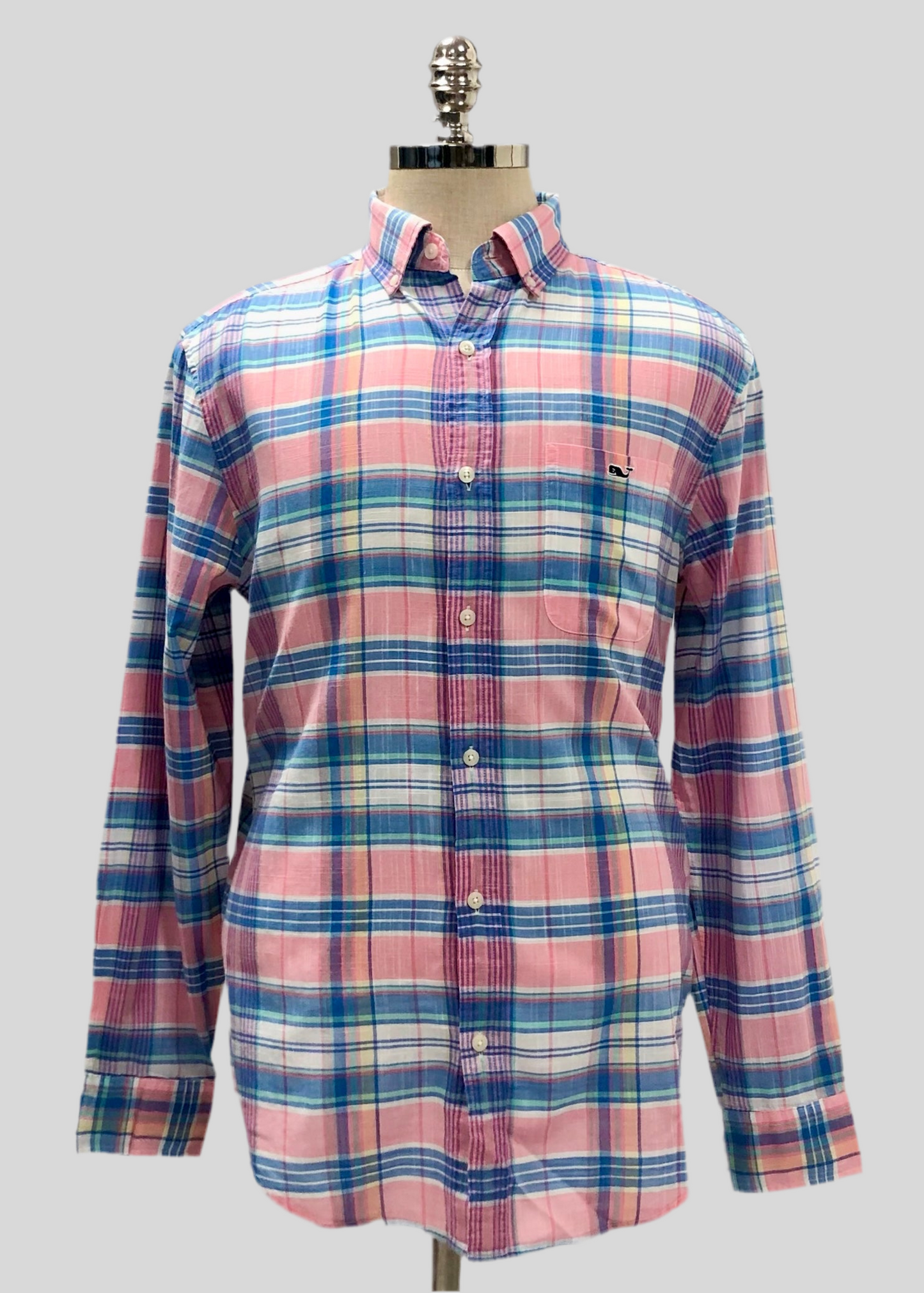 Camisa de botones Vineyard Vines 🐳 con cuadros en color rosado, celeste y blanco Talla M Entalle Clasico