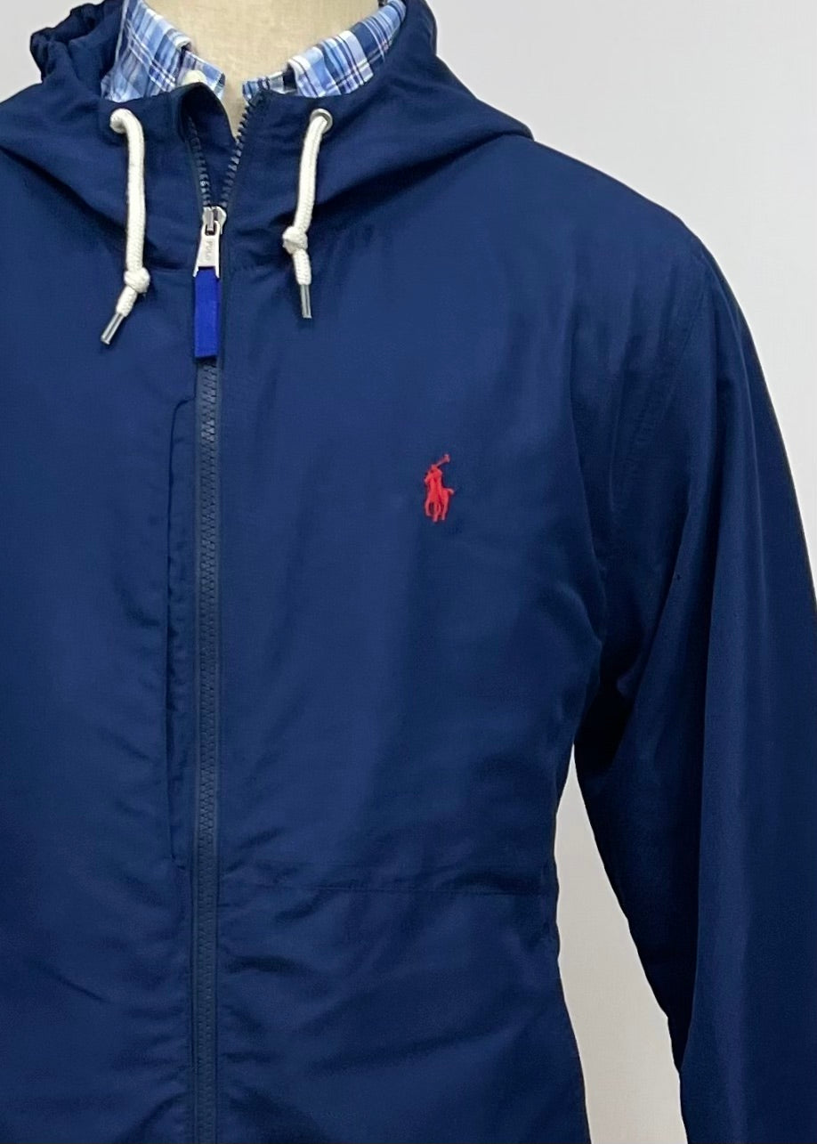 Jacket con capucha Polo Ralph Lauren 🏇🏼 color azul navy y con zíper completo y logo en color rojo Talla L