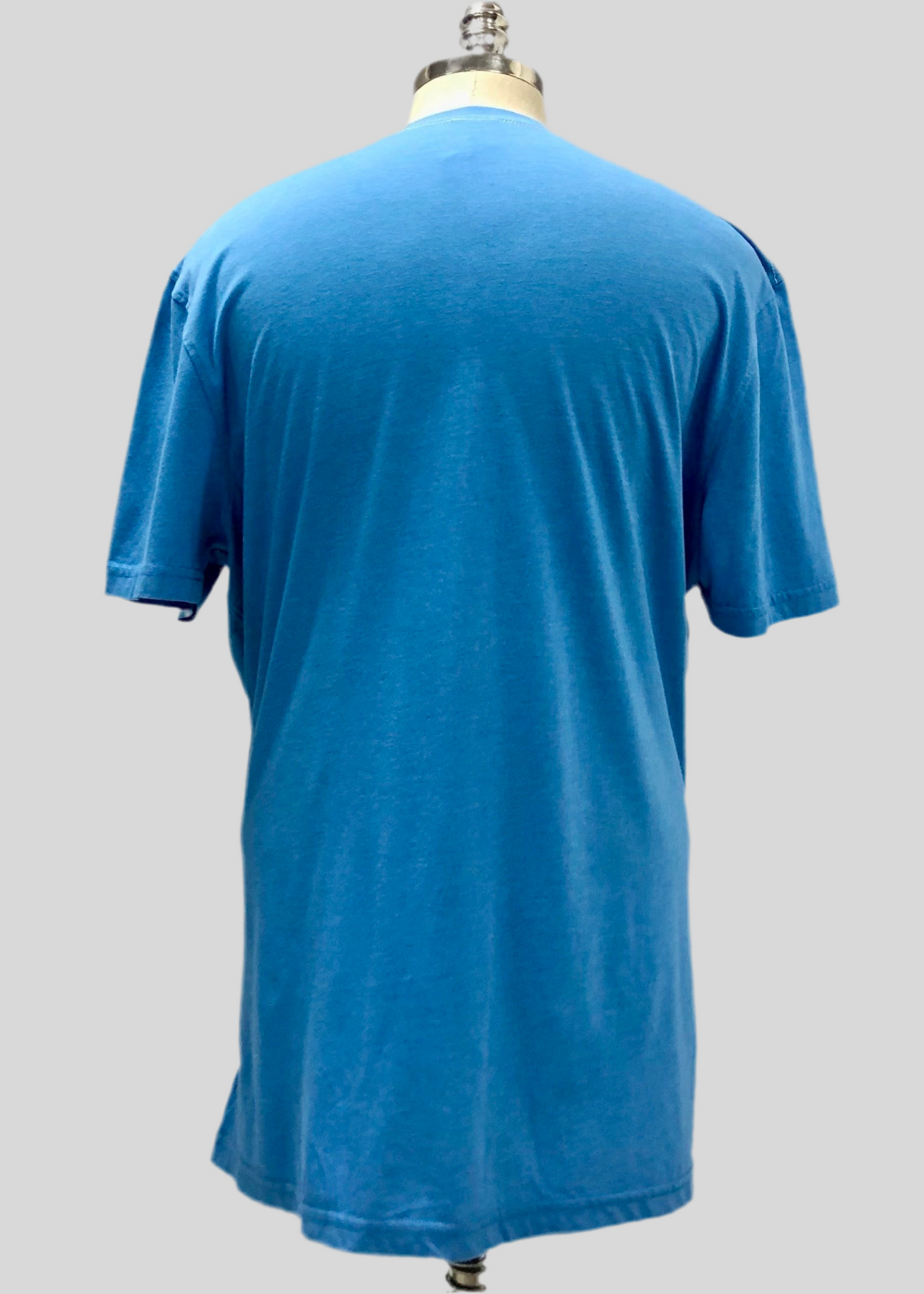 Camiseta cuello redondo Brooks Brothers 🐑 color celeste y diseño de logo universitario Talla XXL (ver descripción)