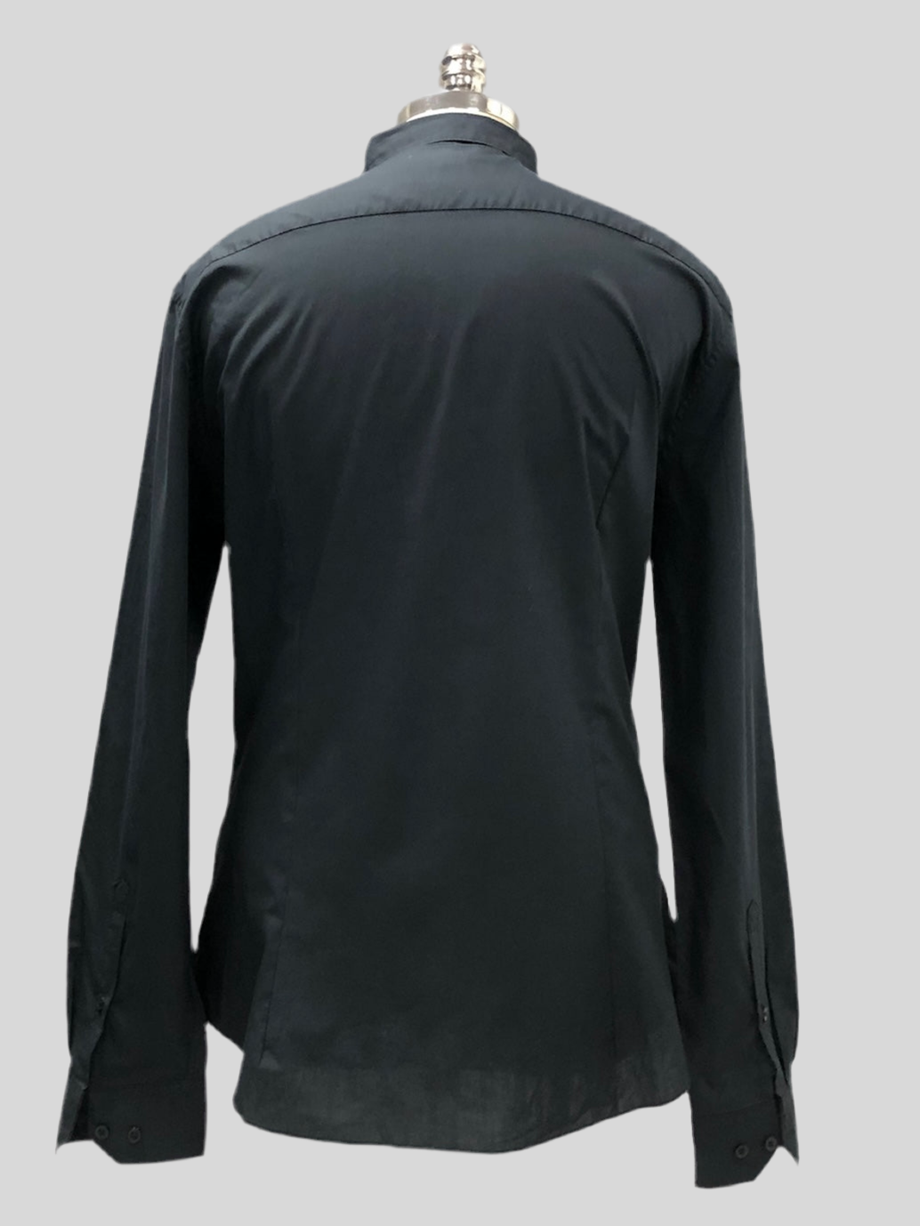 Camisa de botones H&M 🇸🇪 color negro Talla XL Entalle Slim Fit