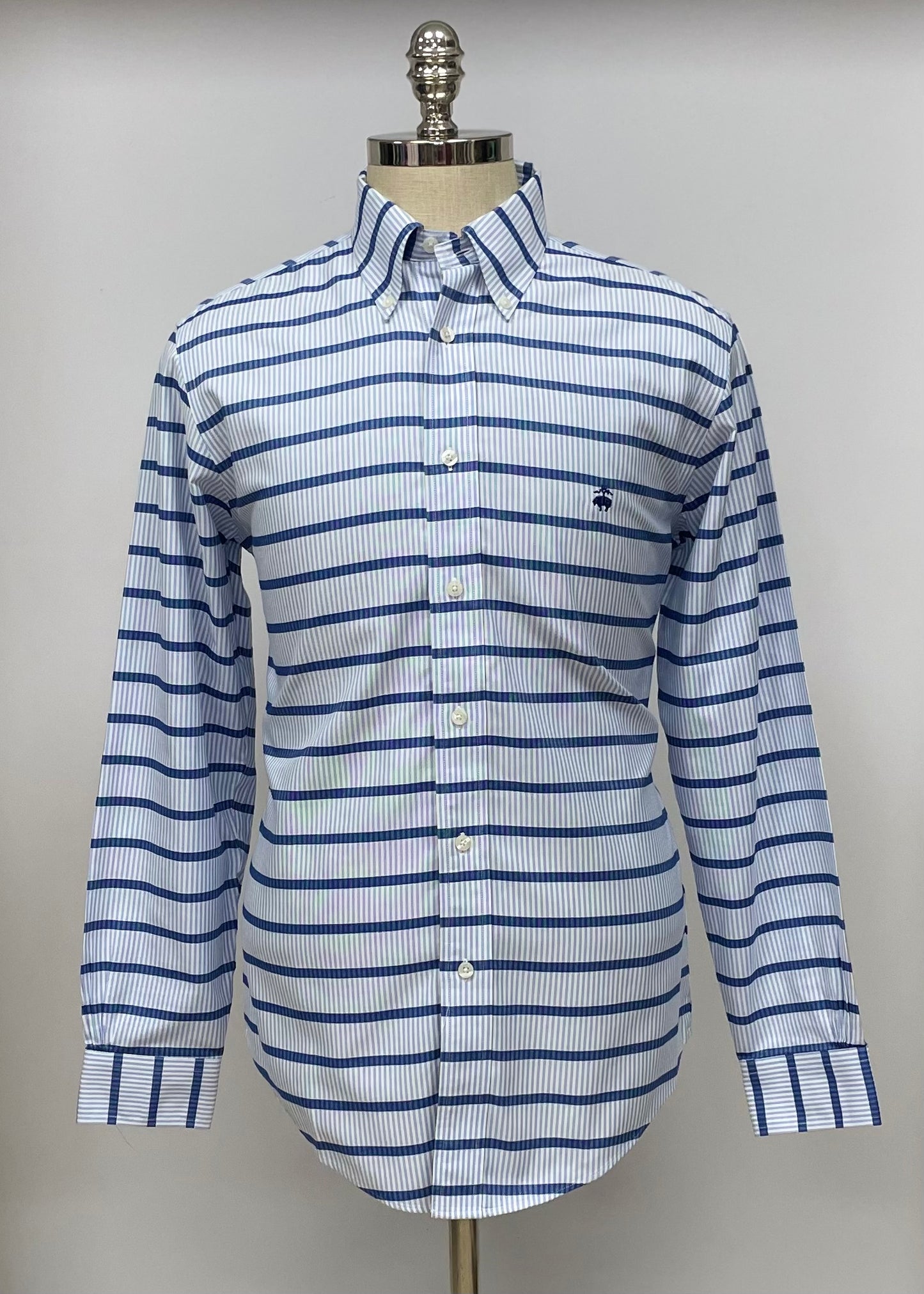 Camisa Brooks Brothers 🐑 color blanco con rayas en azul Talla M Entalle Regular