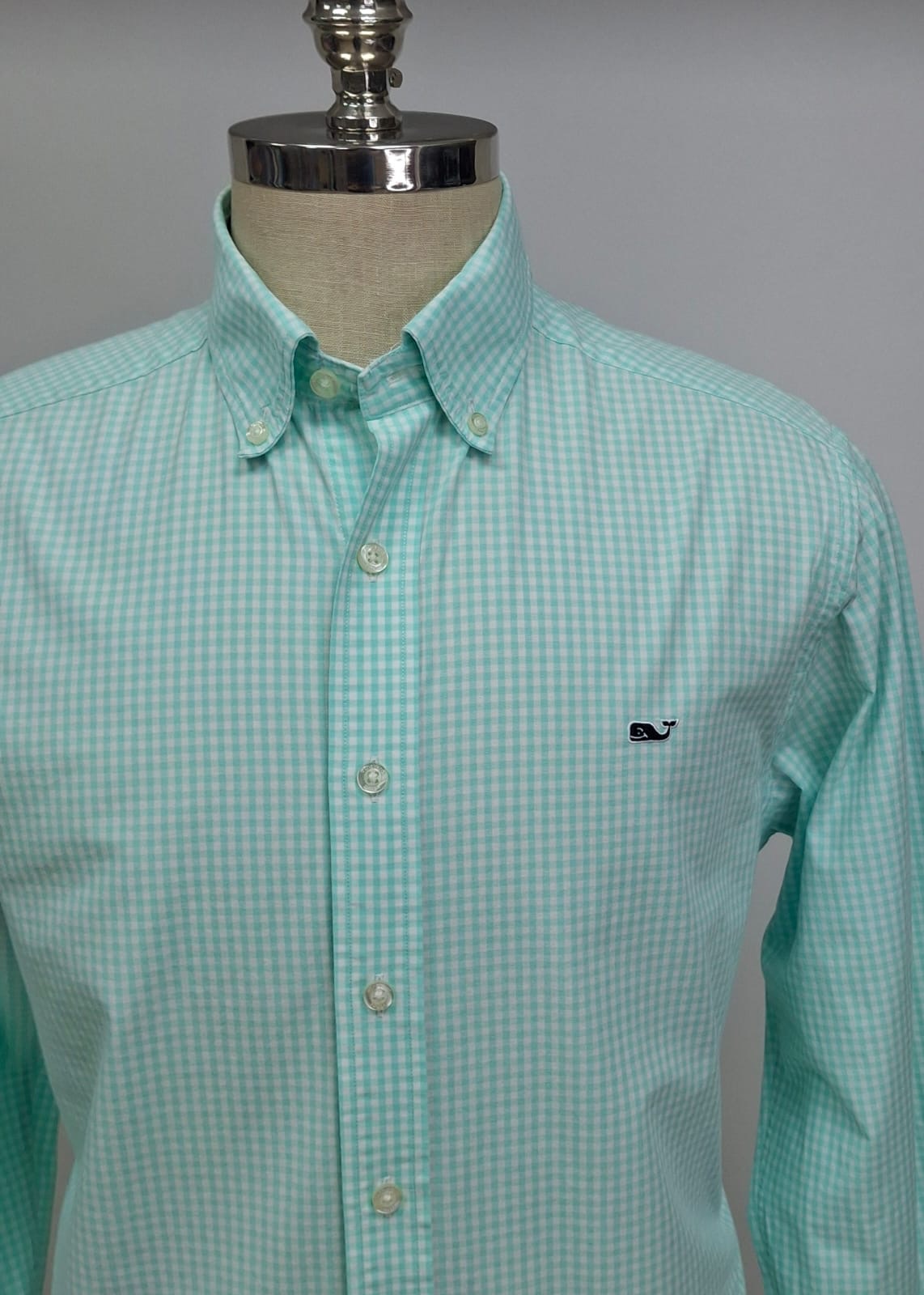 Camisa de botones Vineyard Vines 🐳 con patrón de cuadros gingham en color turquesa claro y blanco Talla M Entalle Slim Fit (ver descripción)