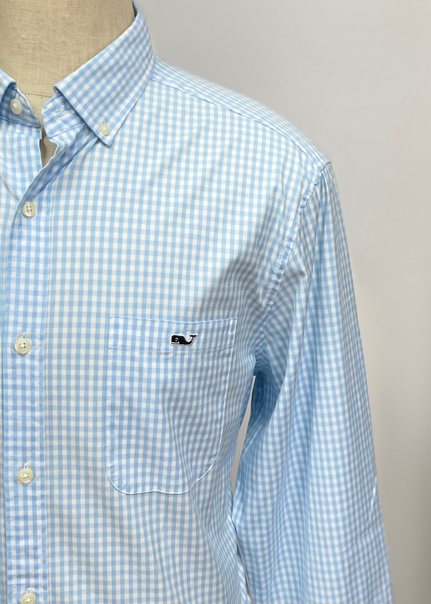 Camisa Vineyard Vines 🐳 de cuadros gingham en color celeste claro y blanco Talla L Entalle Clasico