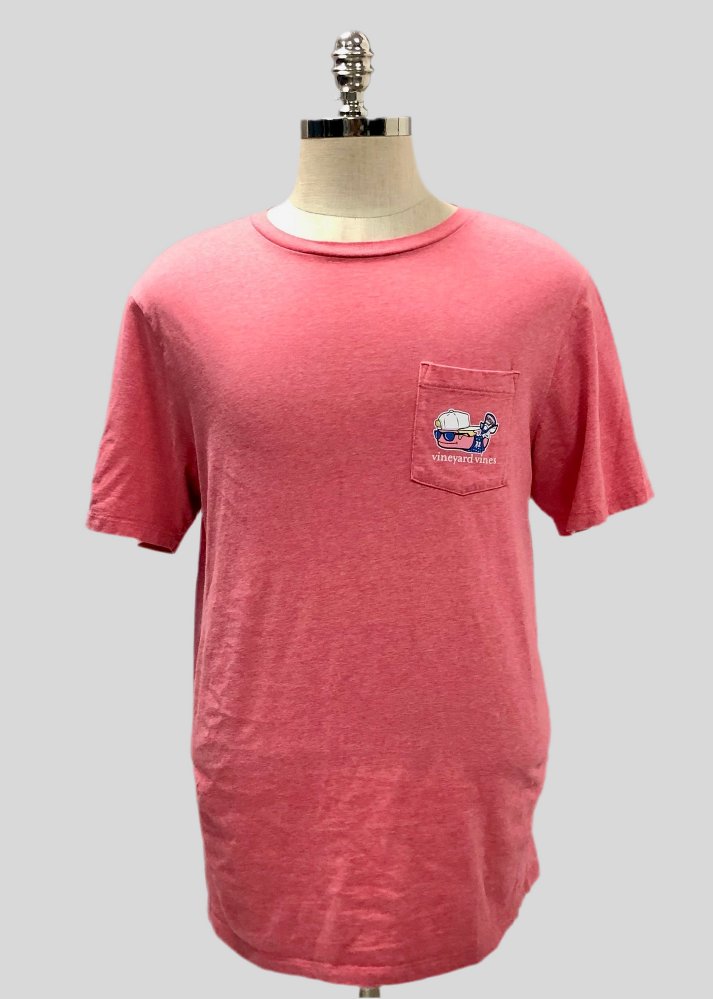 Camiseta cuello redondo Vineyard Vines 🐳 color rosado magenta con Diseño de Ballena Lacrosse Talla Medium