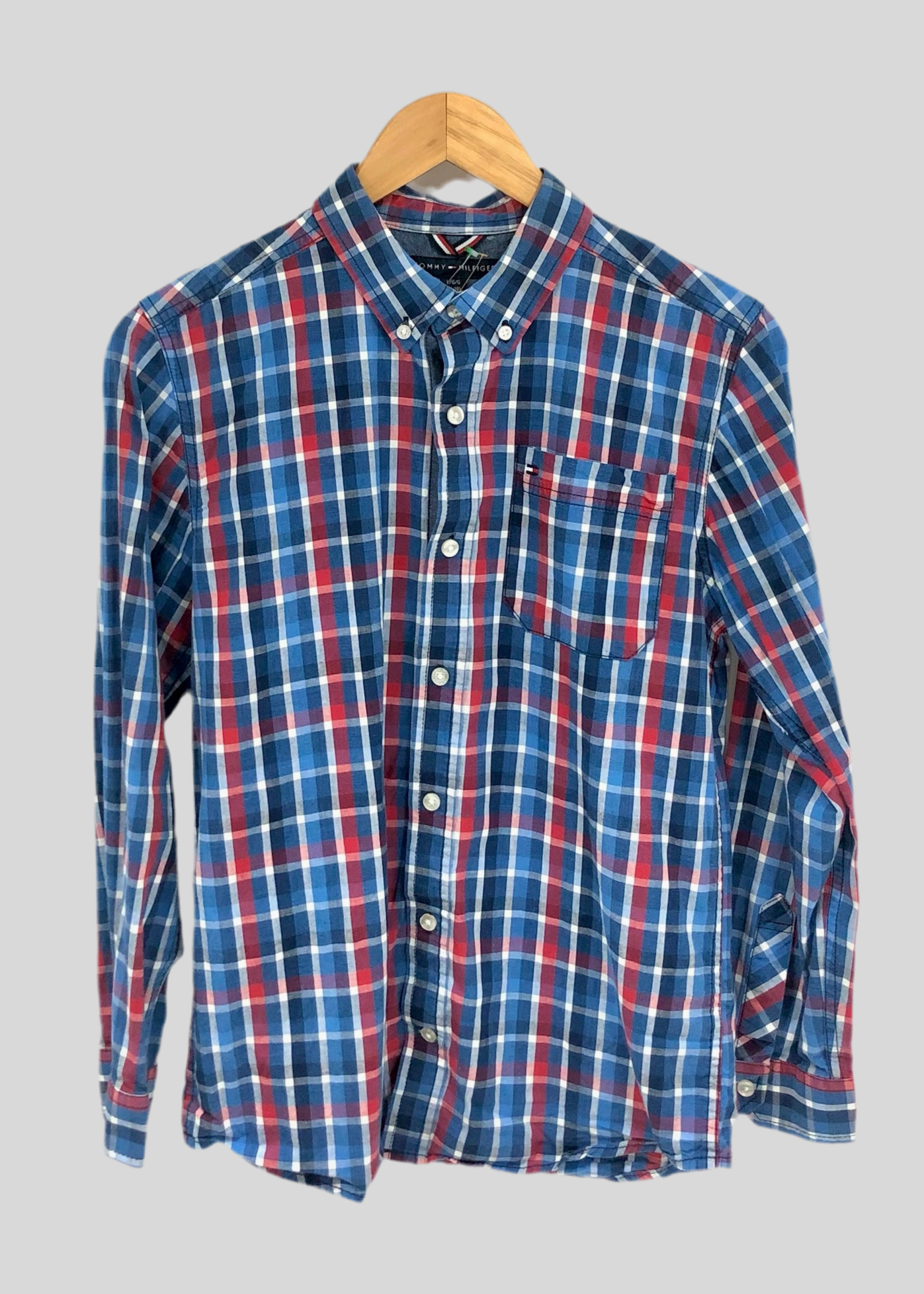 Camisa de niño Tommy Hilfiger 🇺🇸 con patron de cuadros en azul, rojo y blanco Talla L (16-18) Entalle Regular