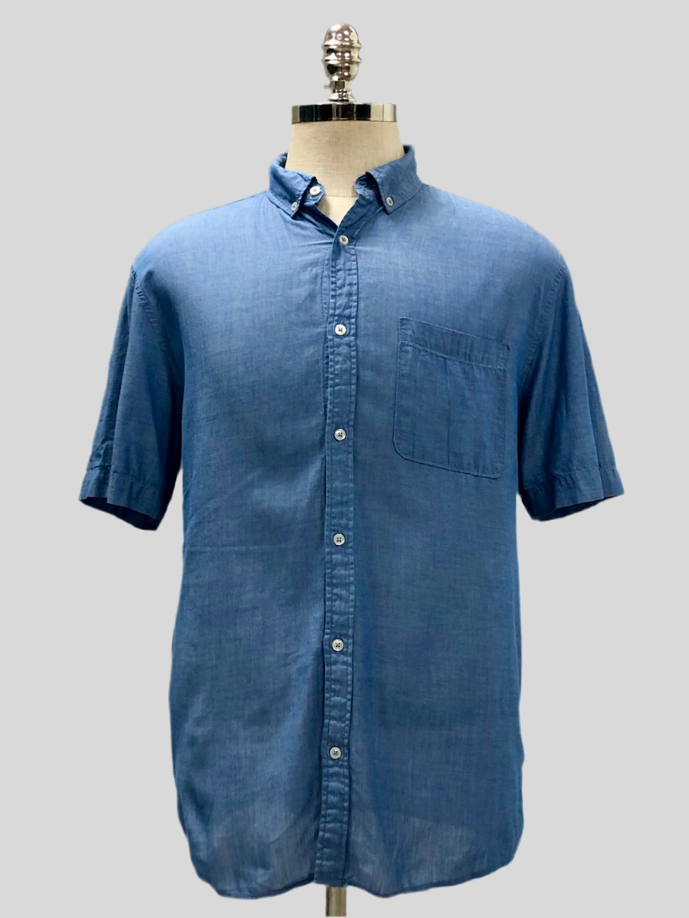 Camisa H&M 🇸🇪 color azul grisáceo Talla L Entalle Regular