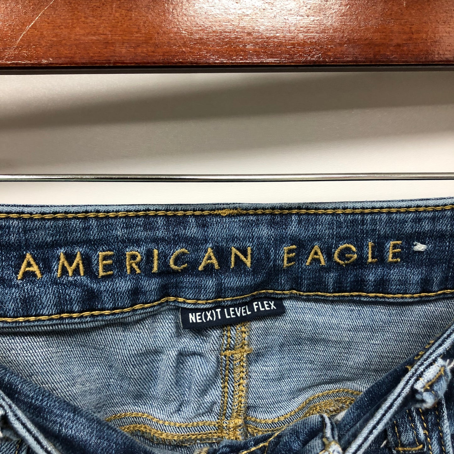 Pantalon jeans American Eagle 🦅  color azul oscuro Talla 33x32 Corte Slim Fit