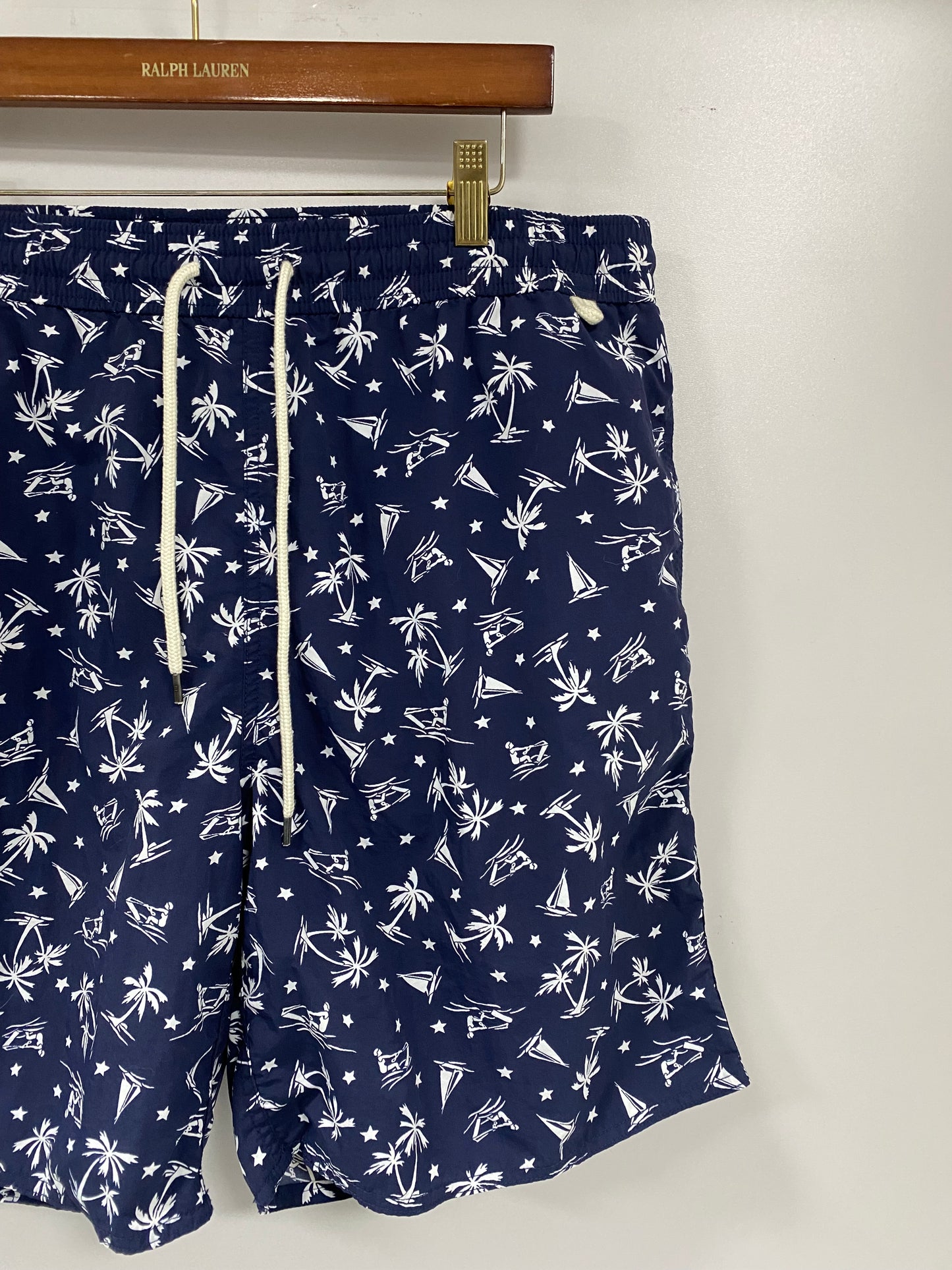 Short de baño Polo Ralph Lauren 🏇🏼color azul navy con diseño de isla en blanco talla XL