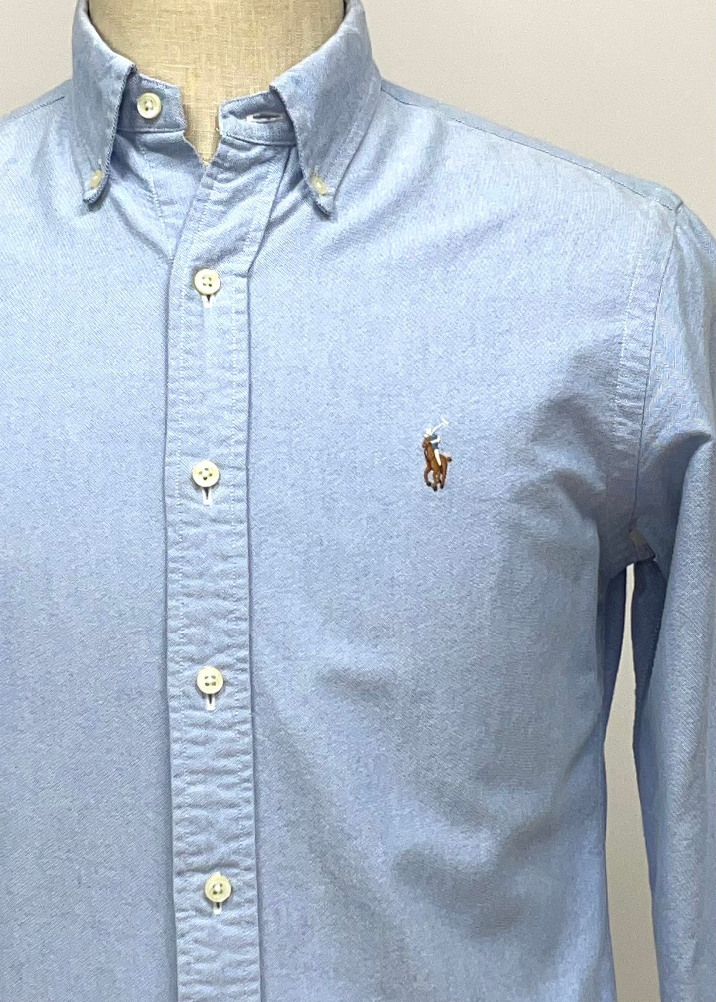 Camisa de botones Polo Ralph Lauren 🏇🏼 Oxford en color celeste Talla S Entalle Regular