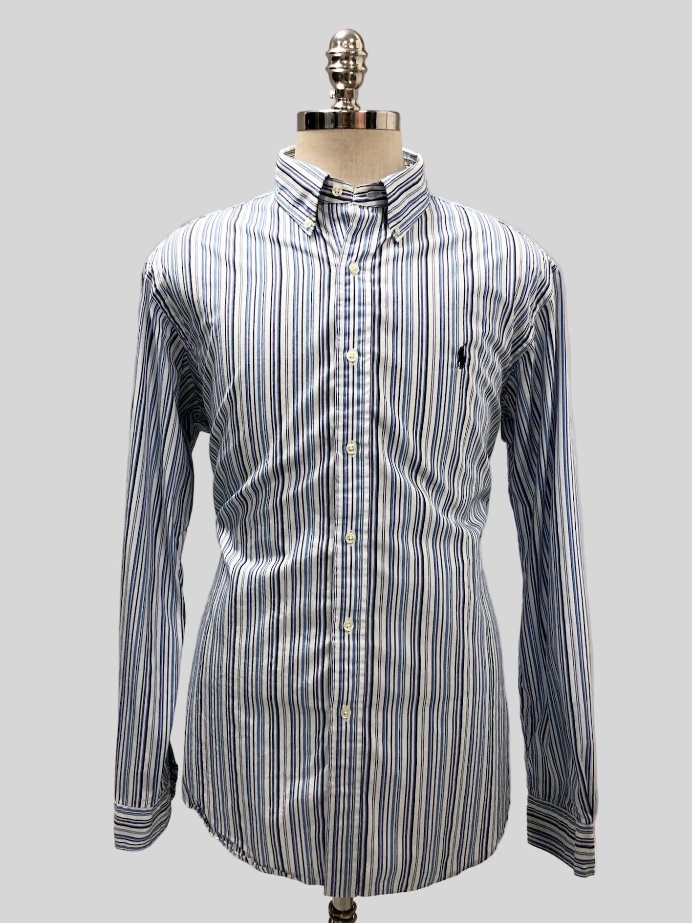 Camisa Polo Ralph Lauren 🏇🏼 Color blanco de rayas en color celeste y azul Talla XL Entalle Clásico
