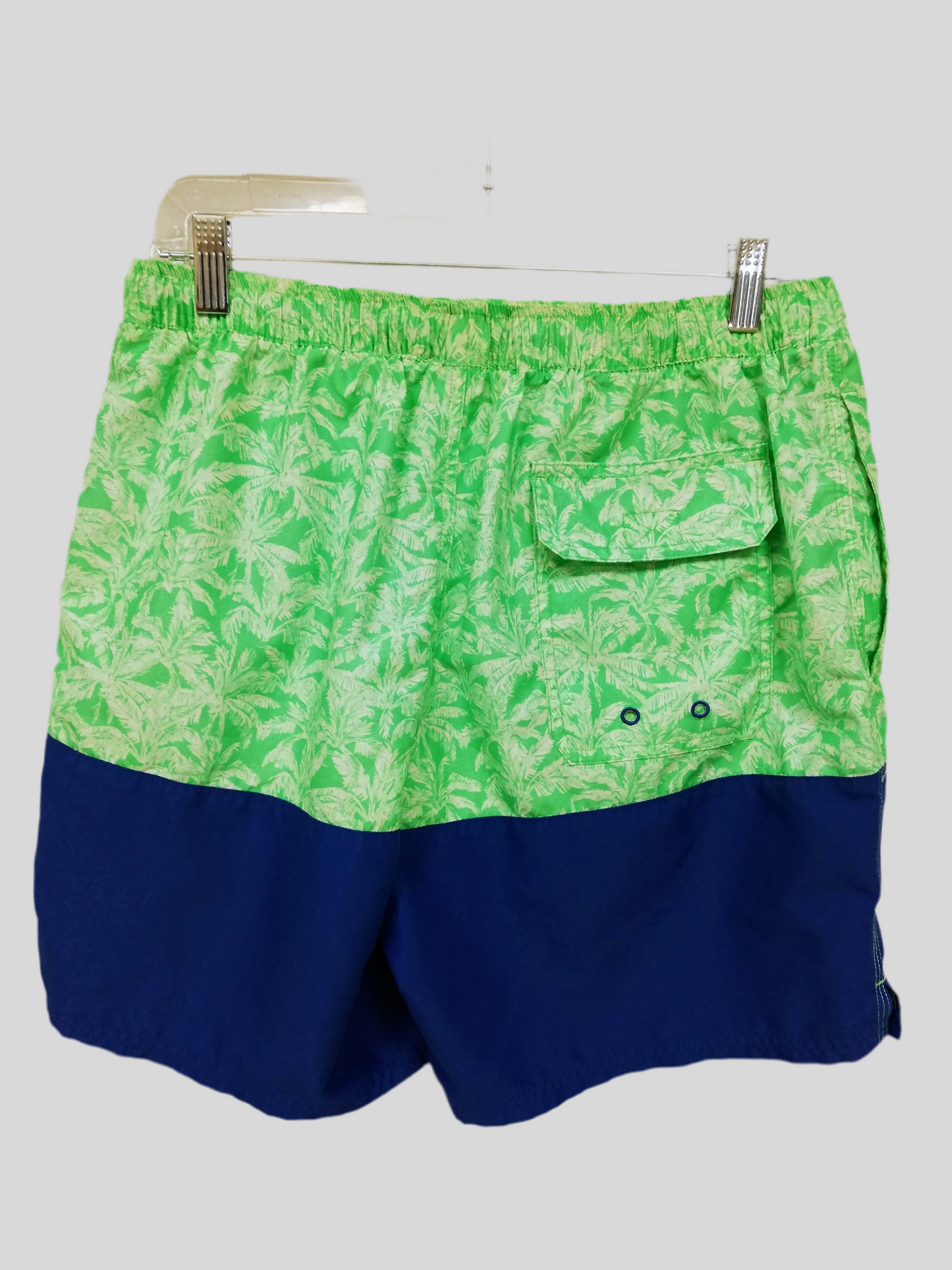 Short de baño Vineyard Vines 🐳 con diseño de palmeras en color verde y azul talla M