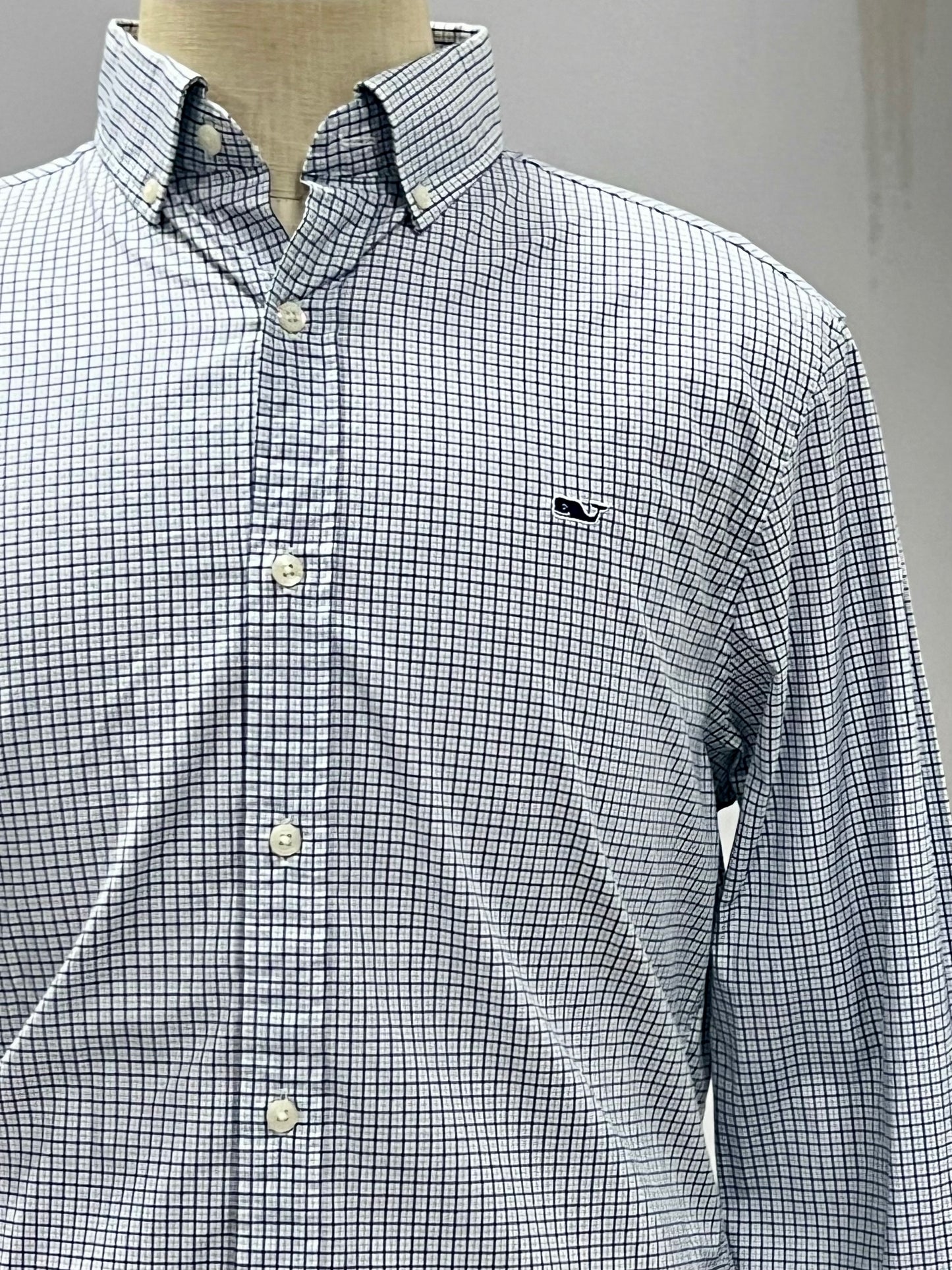 Camisa de botones Vineyard Vines 🐳 de cuadros en color negro y blanco Talla M Entalle Clasico