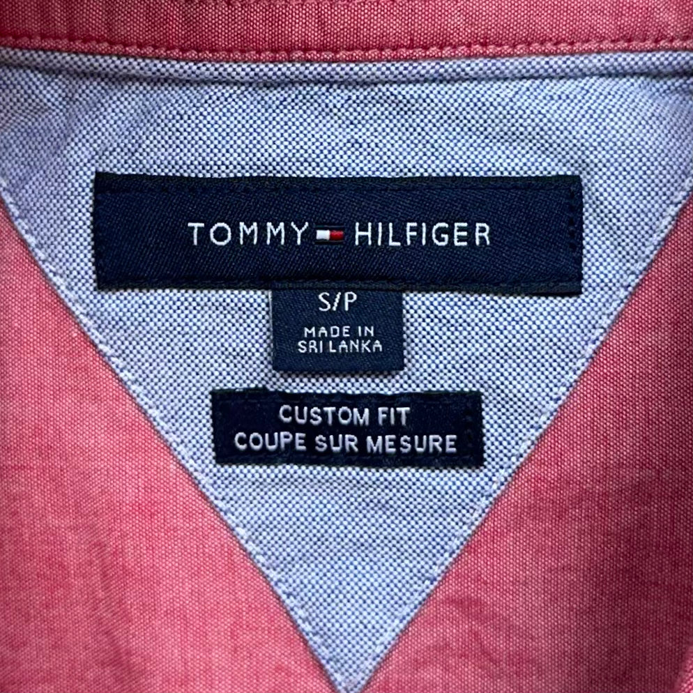 Camisa de botones Tommy Hilfiger 🇺🇸 en color rosado magenta Talla S Entalle Custom Fit