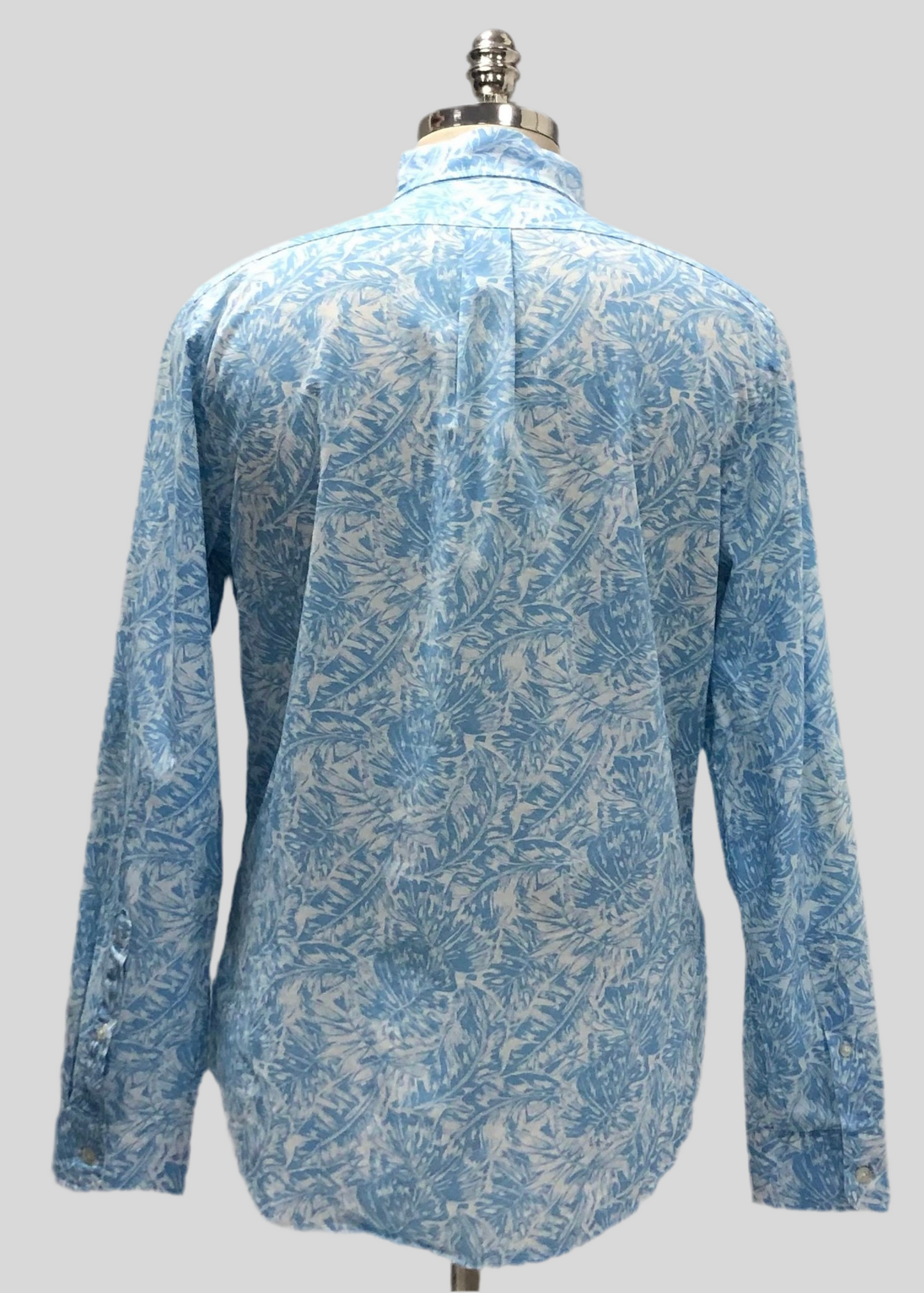 Camisa de botones Vineyard Vines 🐳 color blanco con diseño de Hojas en color celeste Talla M Entalle Slim Fit