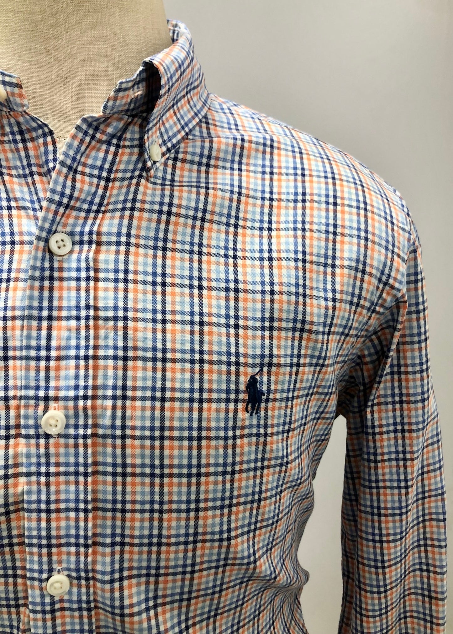 Camisa Polo Ralph Lauren 🏇🏼 color blanco de cuadros tartán azul, celeste y naranja Talla M Entalle Regular