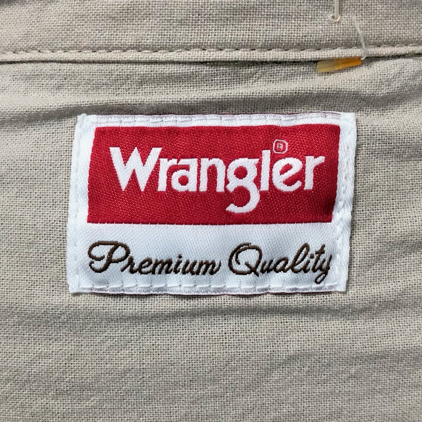 Camisa Wrangler 🐎 Con diseño cargo en color verde oliva claro Talla 3XL Entalle Regular