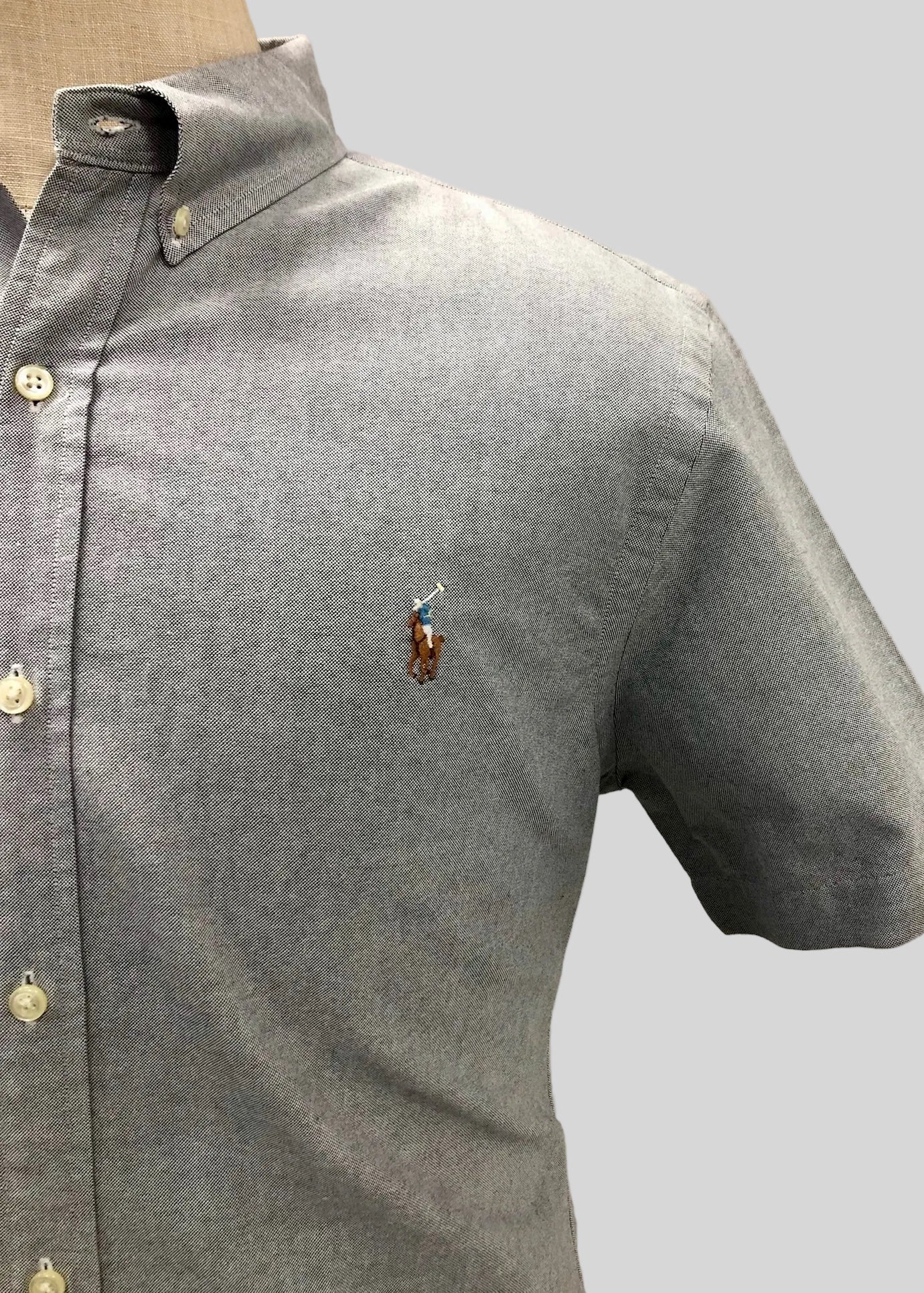 Camisa de botones Polo Ralph Lauren 🏇🏼 Oxford en color gris Talla L Entalle Slim Fit