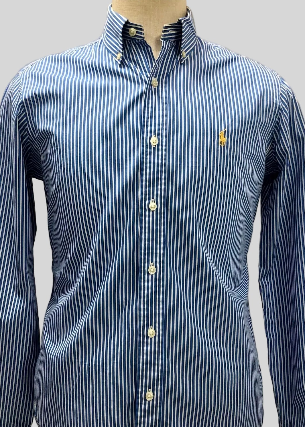 Camisa Polo Ralph Lauren 🏇🏼 de rayas en color azul navy y blanco Talla S Entalle Regular