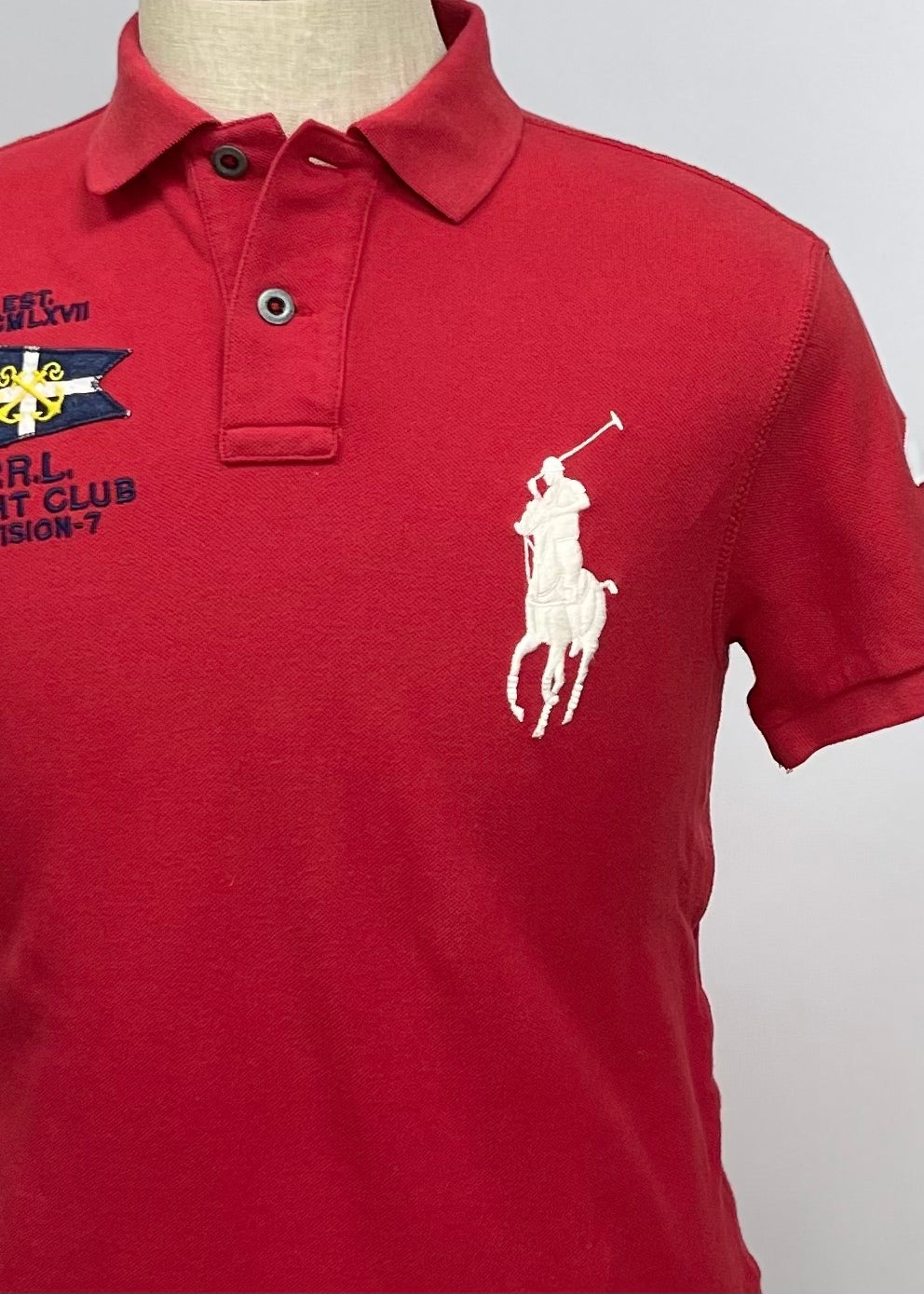 Camiseta Polo Ralph Lauren 🏇🏼 color rojo con logo big pony blanco Talla M Entalle Custom Fit (ver descripción)