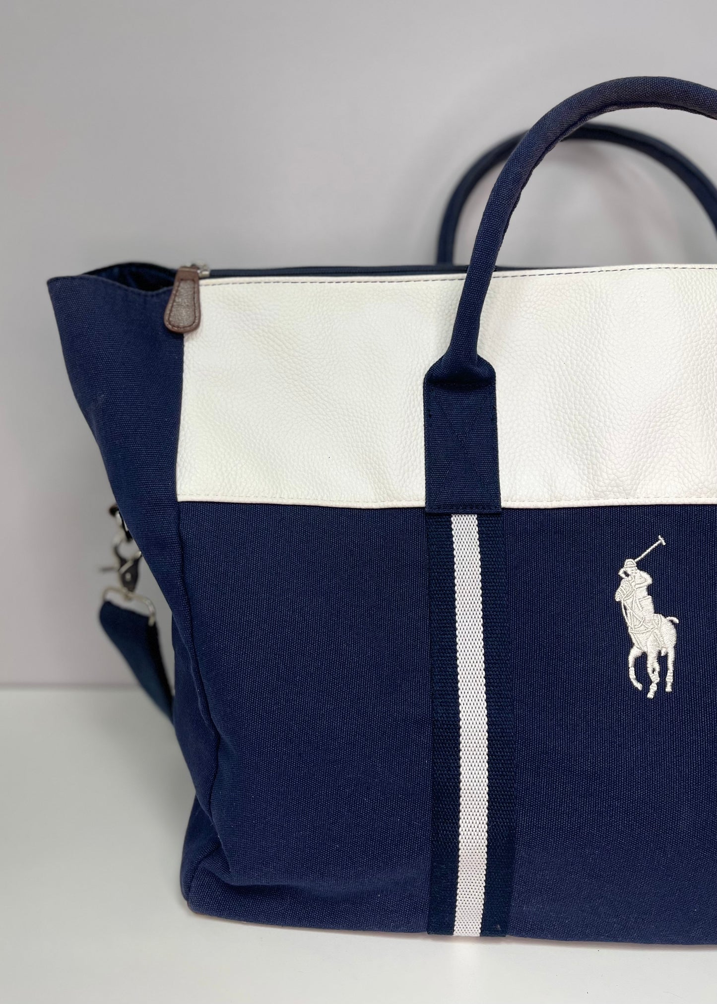 Bolso Edición Limitada de la colección Ralph Lauren Fragrance 🏇 Color azul navy con blanco