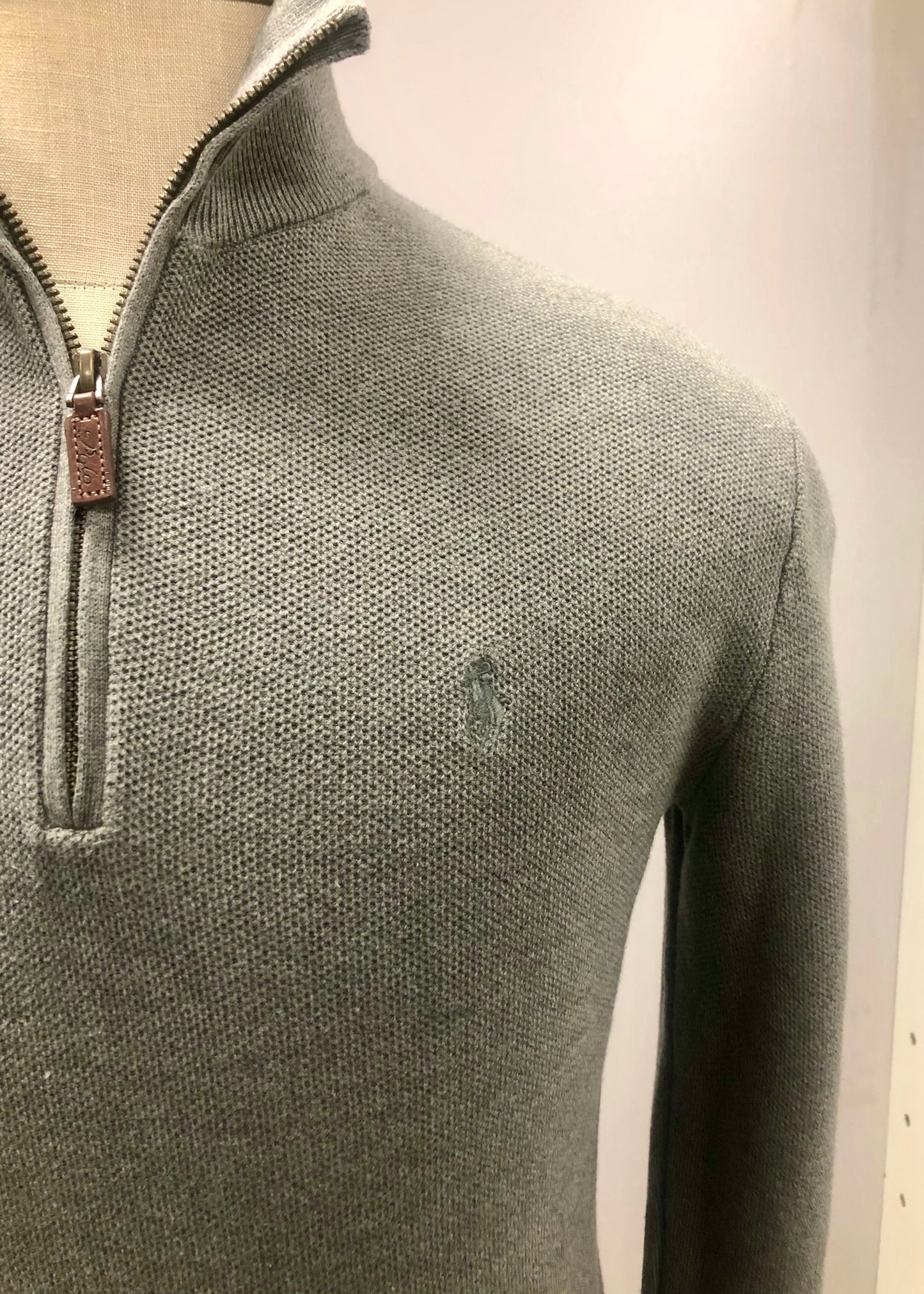 Sueter Jersey Polo Ralph Lauren 🏇🏼 color gris claro con logo en gris Talla S