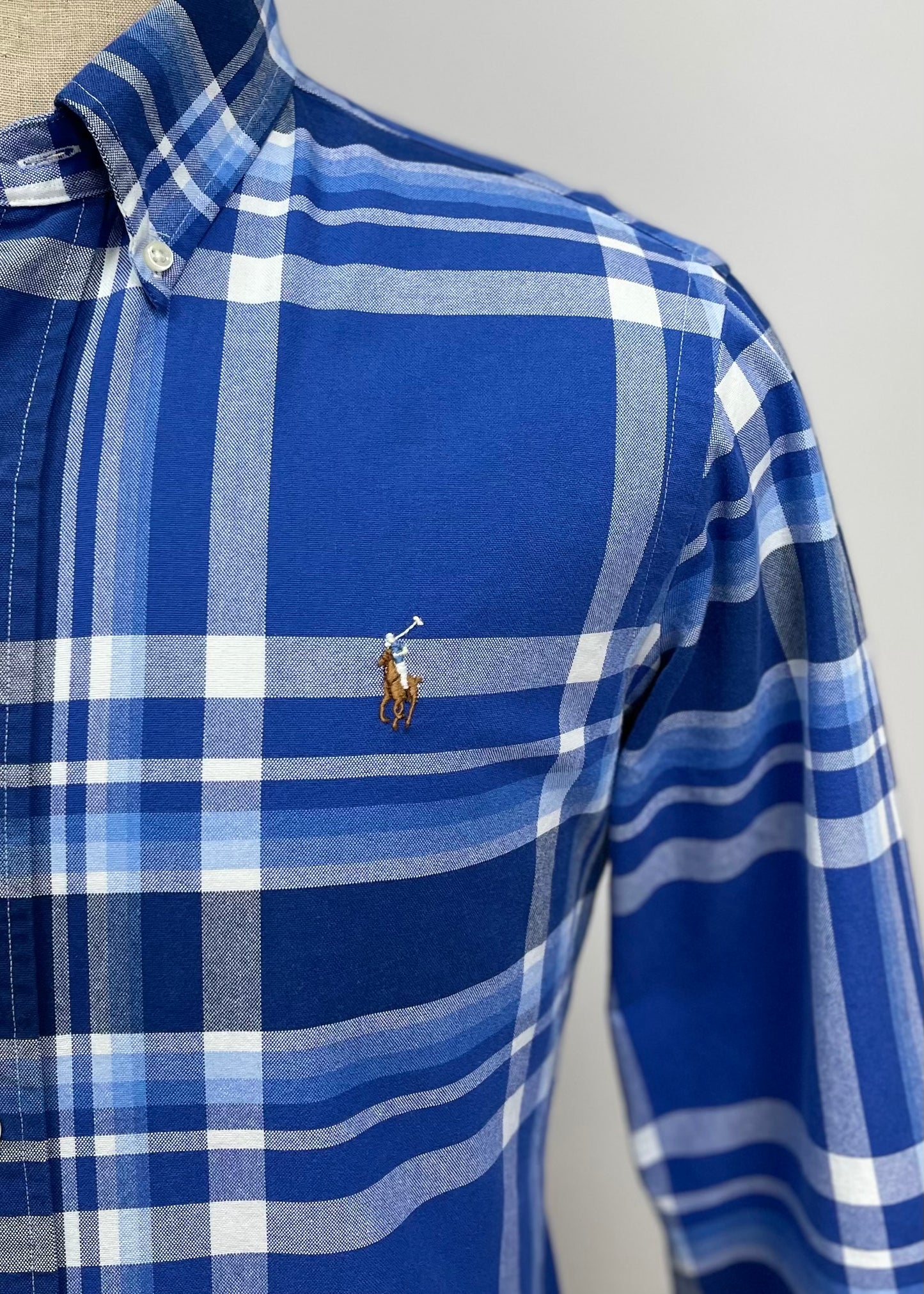 Camisa Polo Ralph Lauren 🏇🏼 Oxford con patron de cuadros tartán azul, celeste y blanco Talla M Entalle Regular