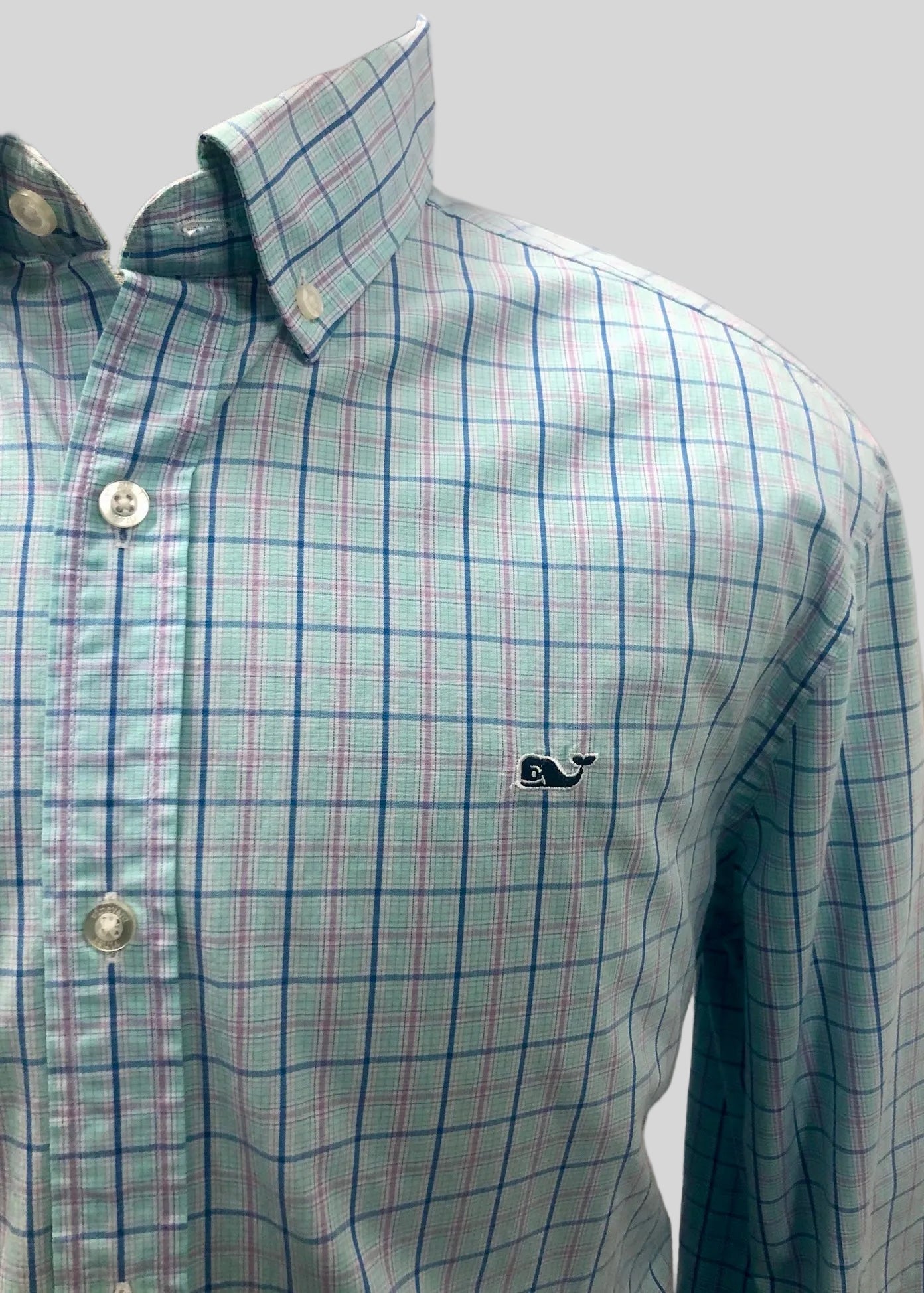 Camisa de botones Vineyard Vines 🐳 Color blanco de cuadros en color rosado, celeste y azul Talla L Entalle Regular