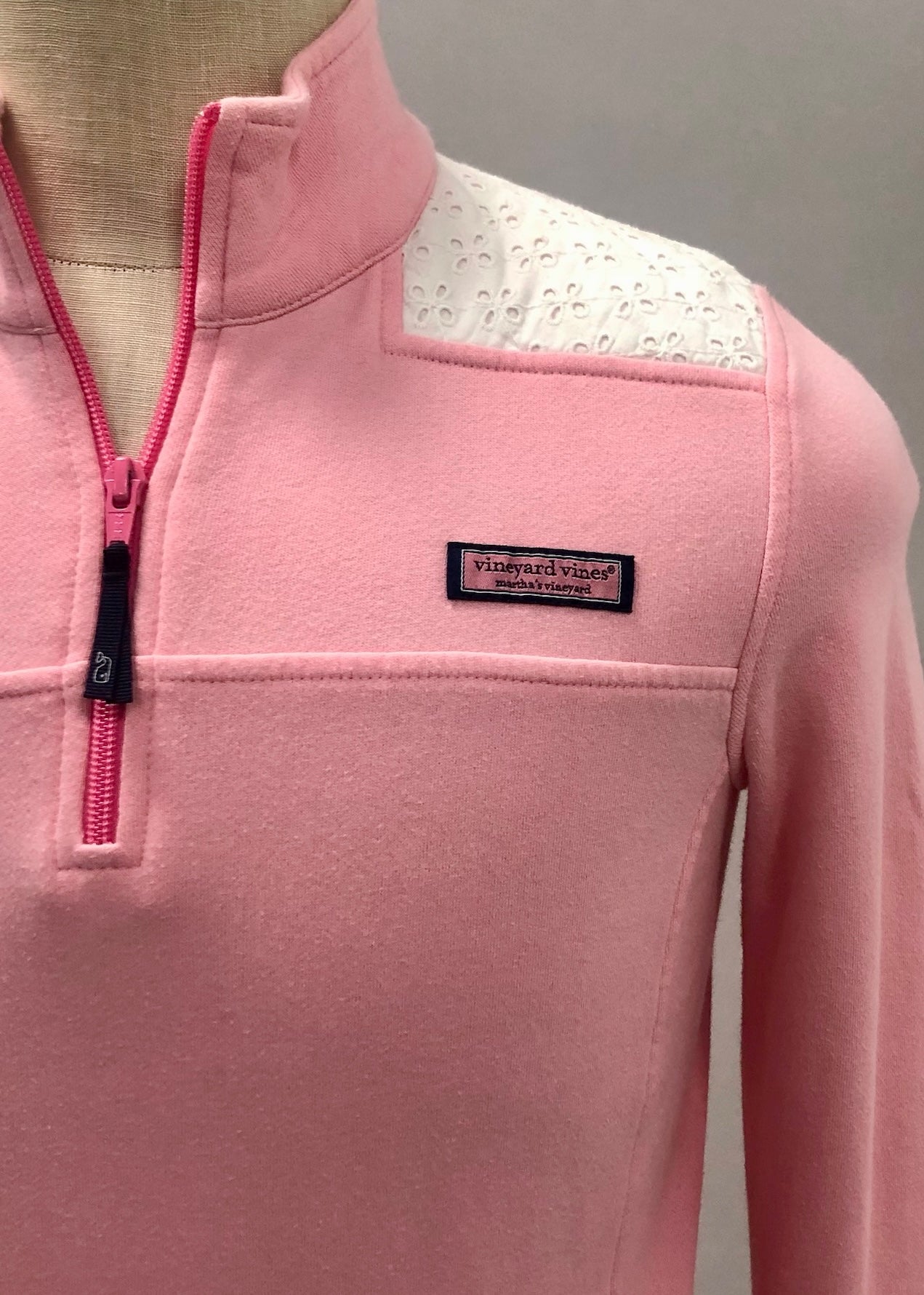 Sueter Jersey de mujer Vineyard Vines 🐳 color rosado claro y blanco Tela algodón Pima Talla M