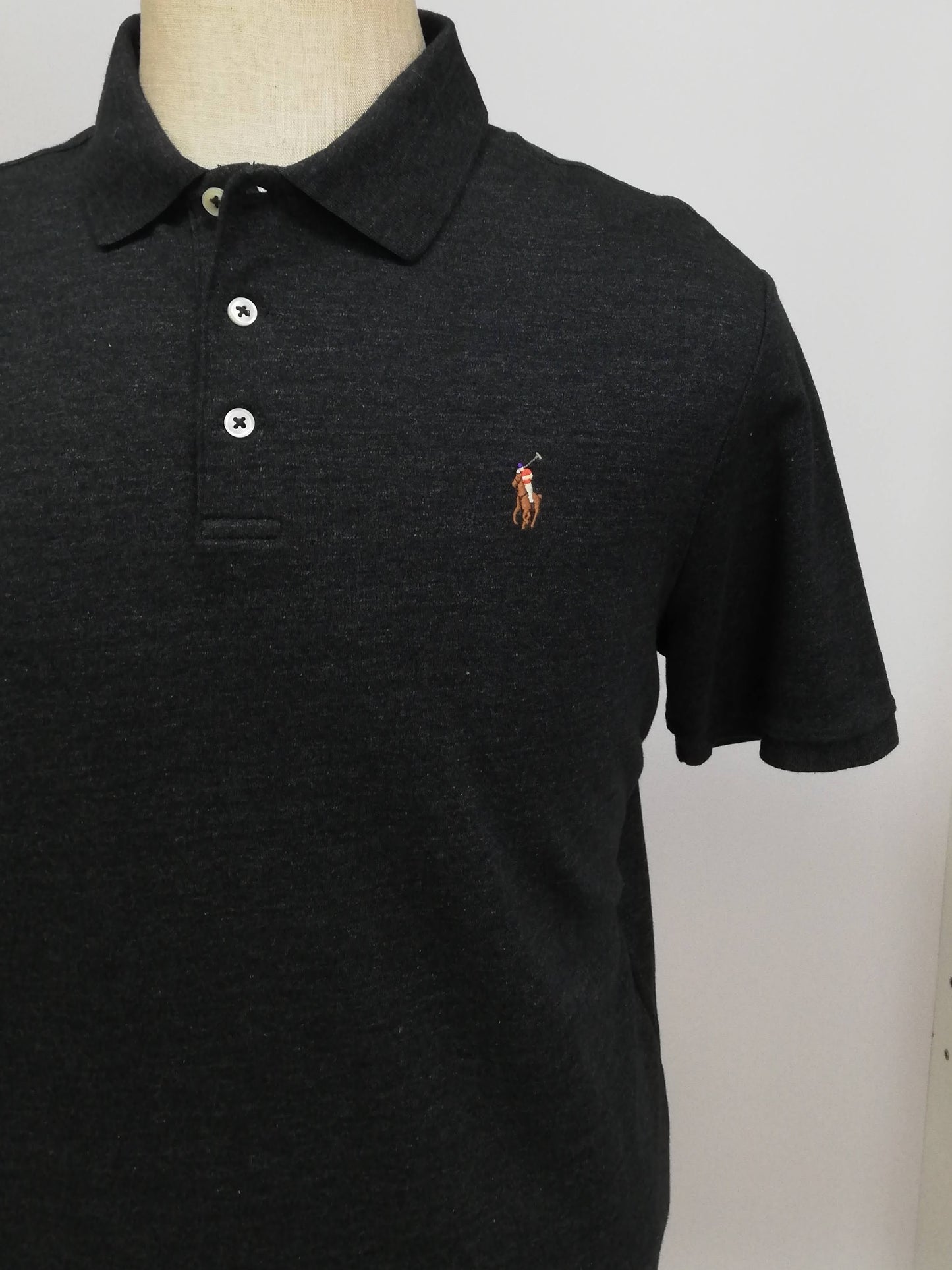 Camiseta Polo Ralph Lauren 🏇🏼color gris oscuro Talla L Entalle Clásico