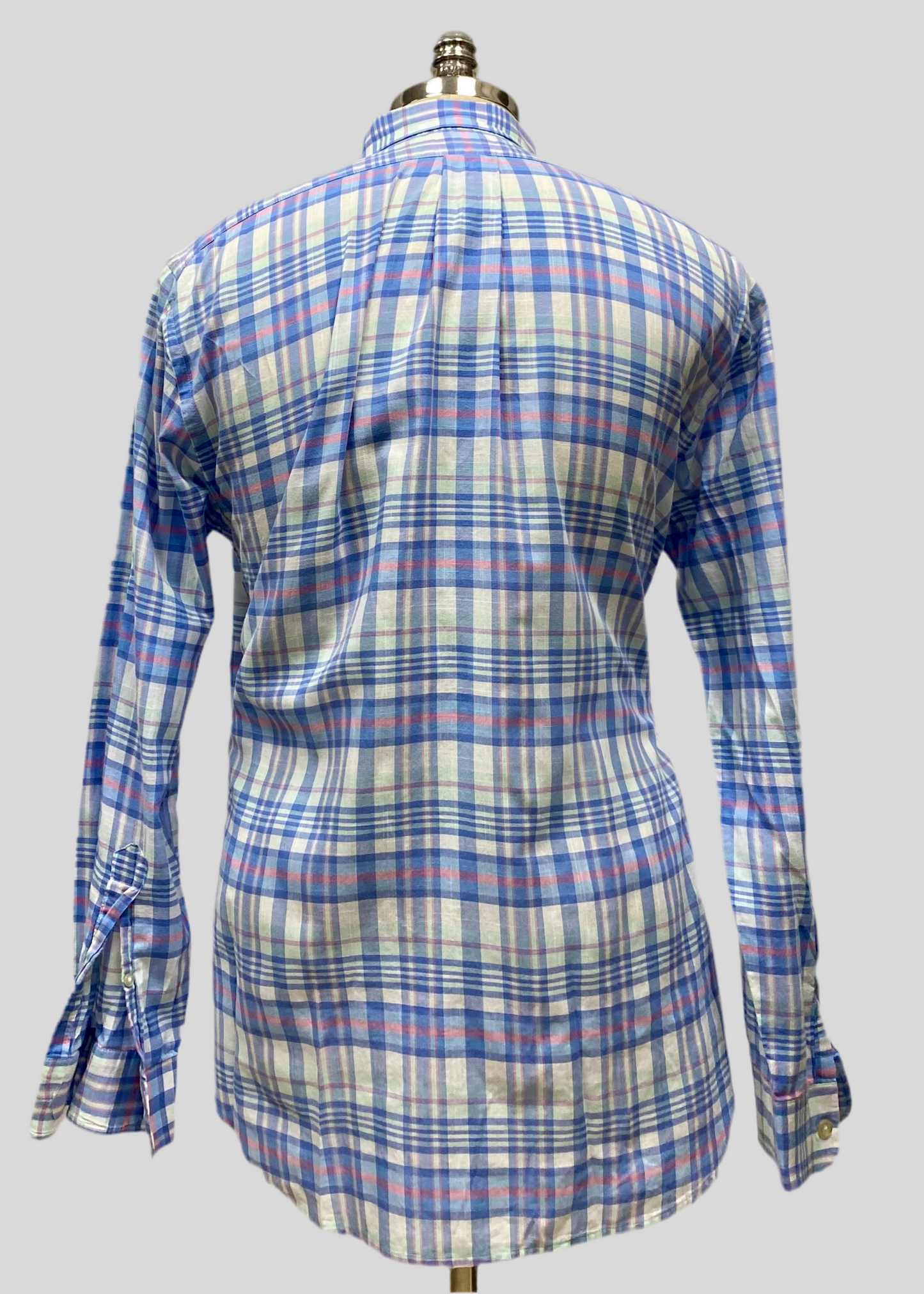 Camisa de botones Vineyard Vines 🐳 color blanco de cuadros en color rojo, celeste y azul Talla L Entalle Slim Fit