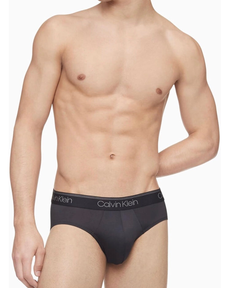 Paquete de 3 Calzoncillos a la cintura Calvin Klein - Tela microfibra stretch en color negro y azul navy Talla XXL