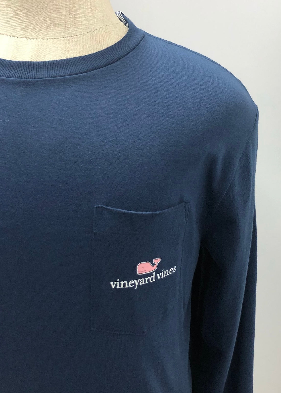 Camiseta cuello redondo Vineyard Vines 🐳 color azul navy con Diseño de ballena Talla M