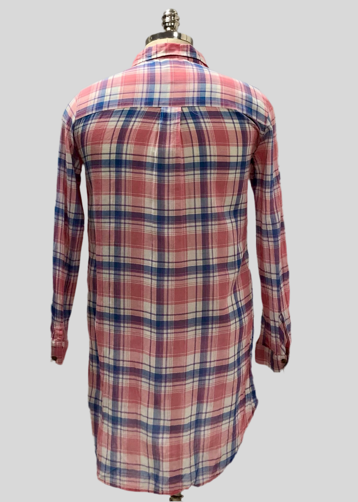 Camisa de mujer Forever 21 de cuadro en color Rosado, azul y blanco Talla S Entalle Regular