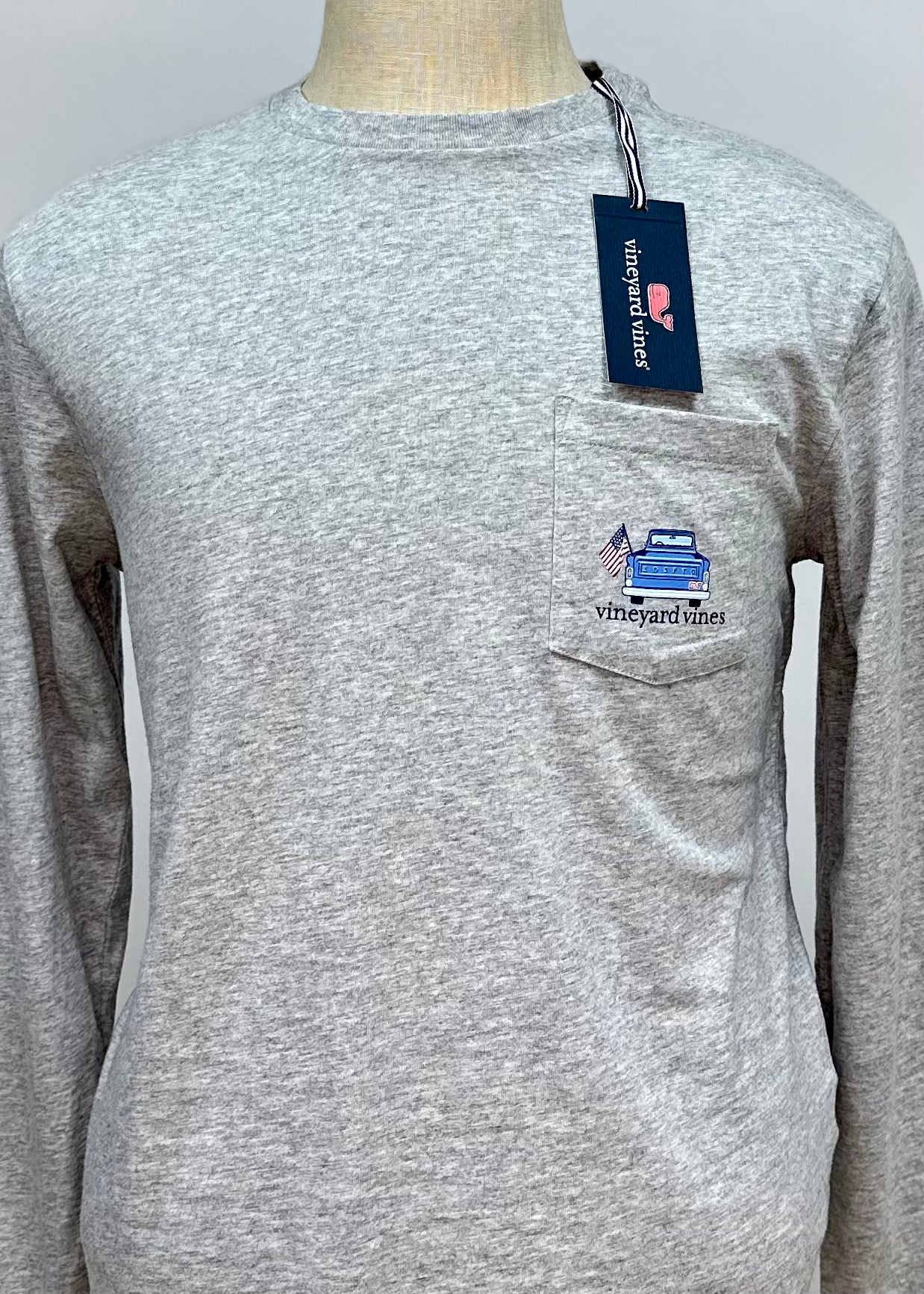 Camiseta de bolsillo Vineyard Vines 🐳 color gris con Diseño de Camioneta Talla Small