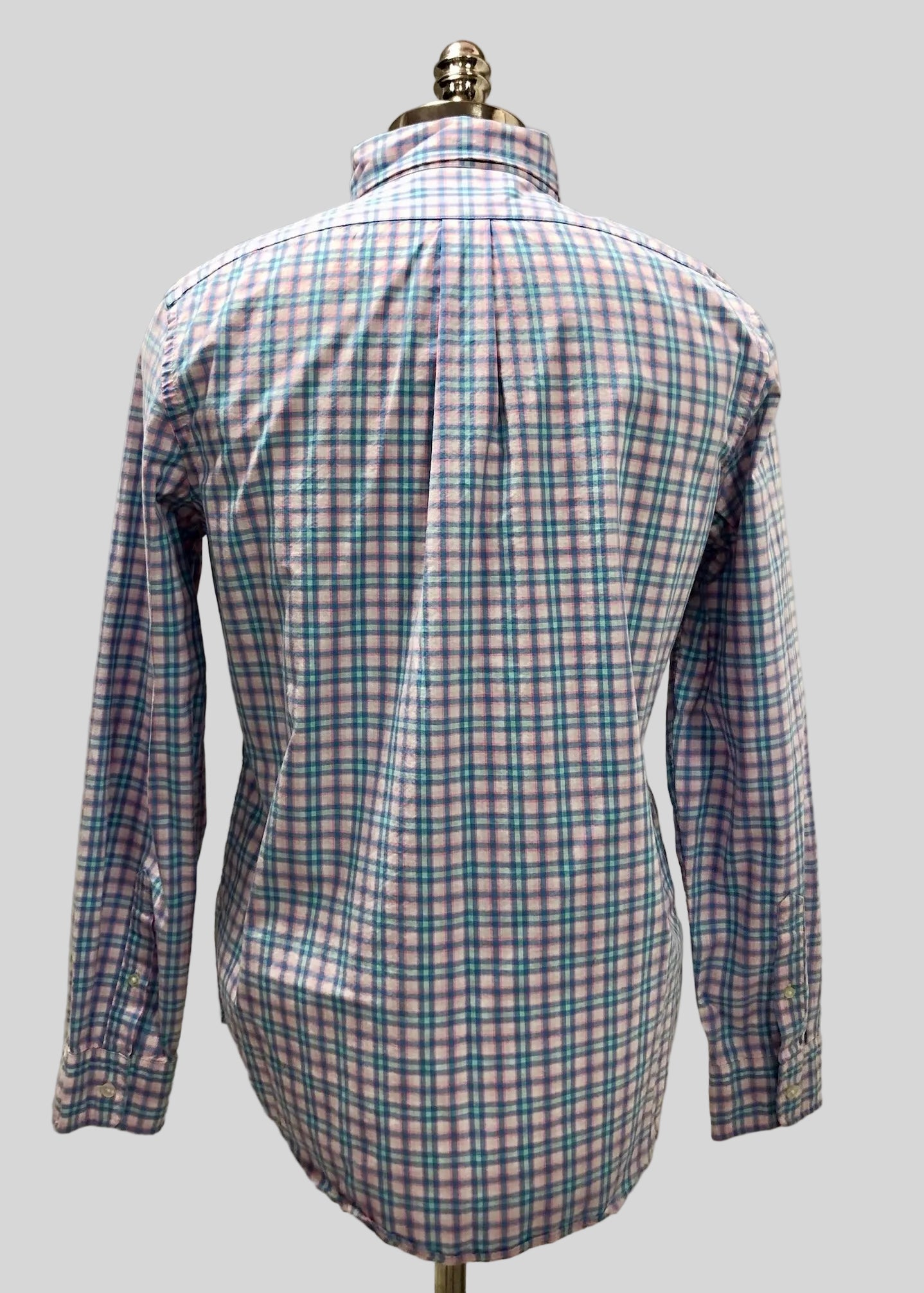 Camisa de botones Vineyard Vines 🐳 de cuadros en color azul, rosado y turquesa Talla M Entalle Slim Fit