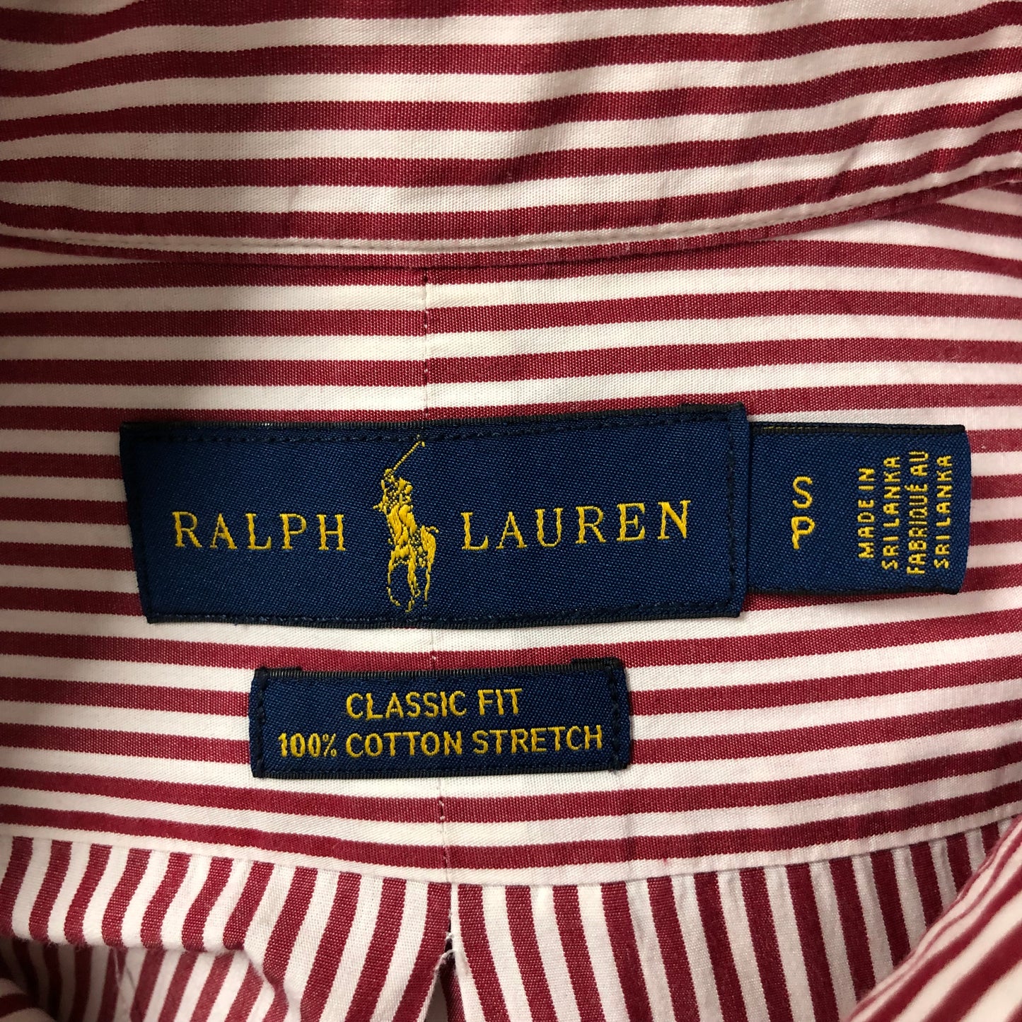 Camisa Polo Ralph Lauren 🏇🏼 con patron de rayas en color rojo oscuro y blanco Talla S Entalle Clásico