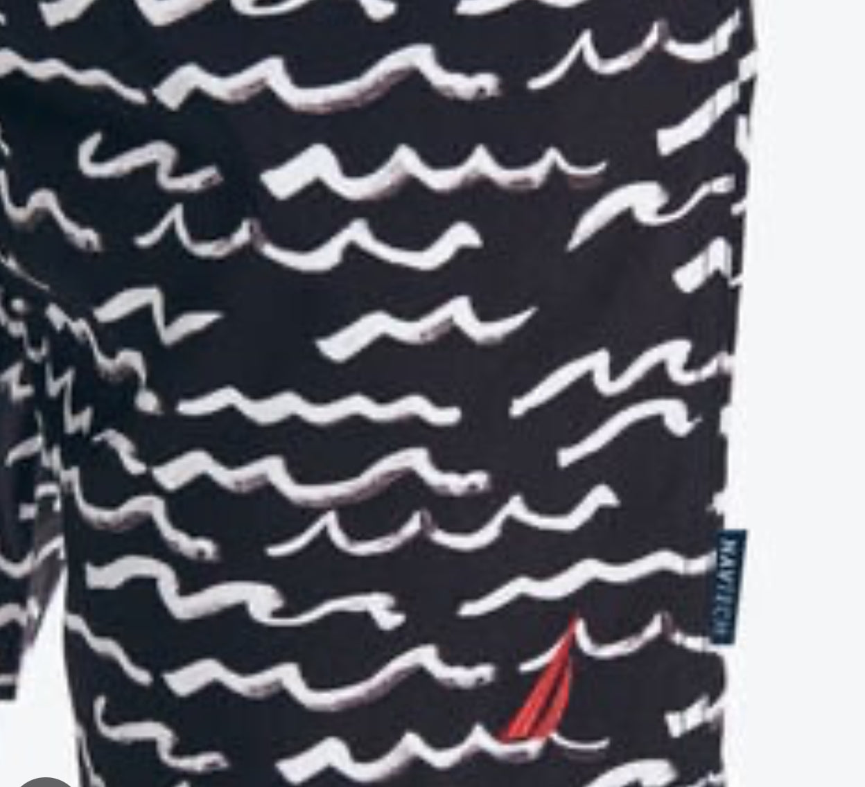 Short de baño Nautica ⚓️ color negro con diseño de olas y logo en color rojo talla L