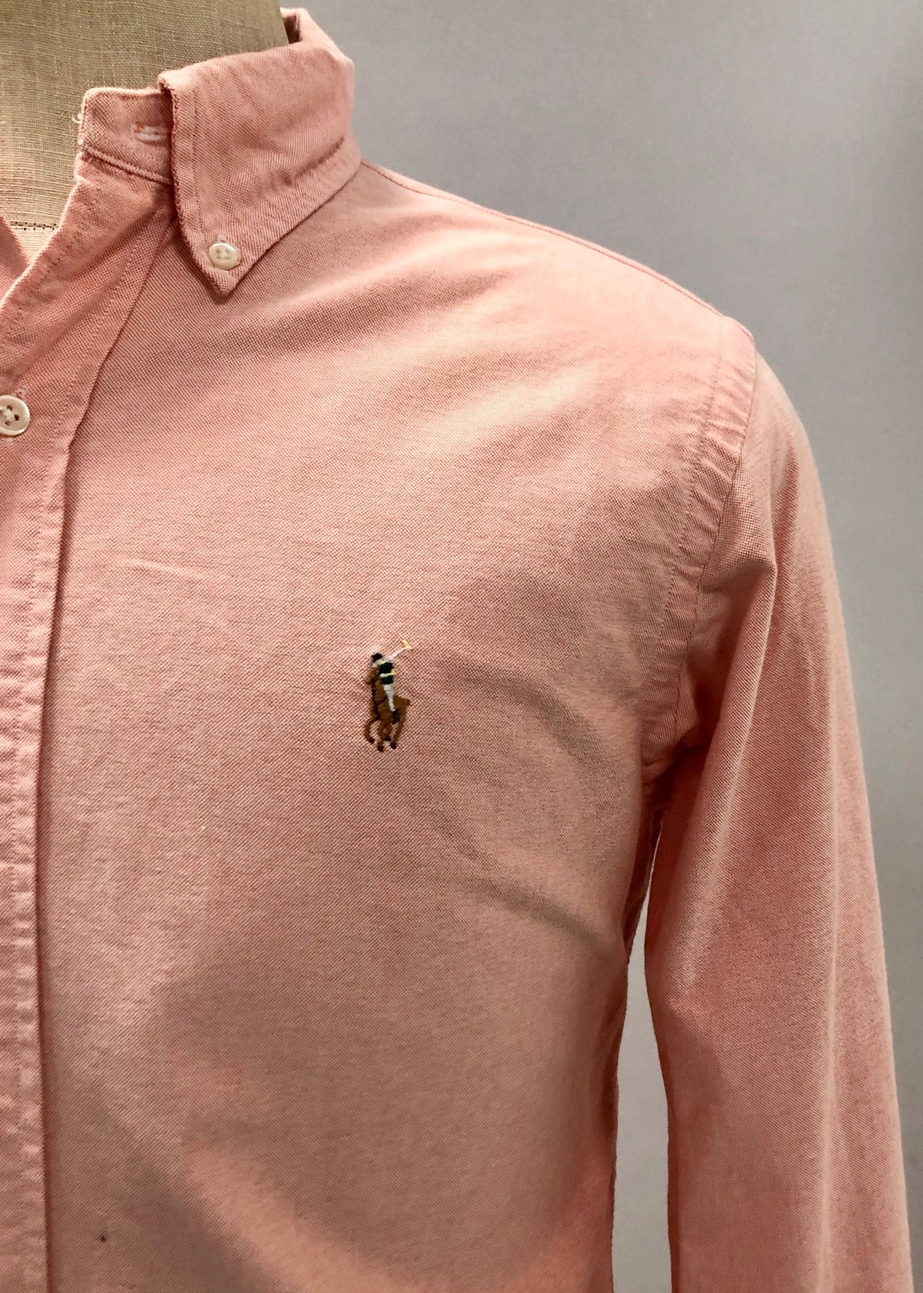 Camisa de botones Polo Ralph Lauren 🏇🏼 Oxford en color salmon Talla M Entalle Custom Fit