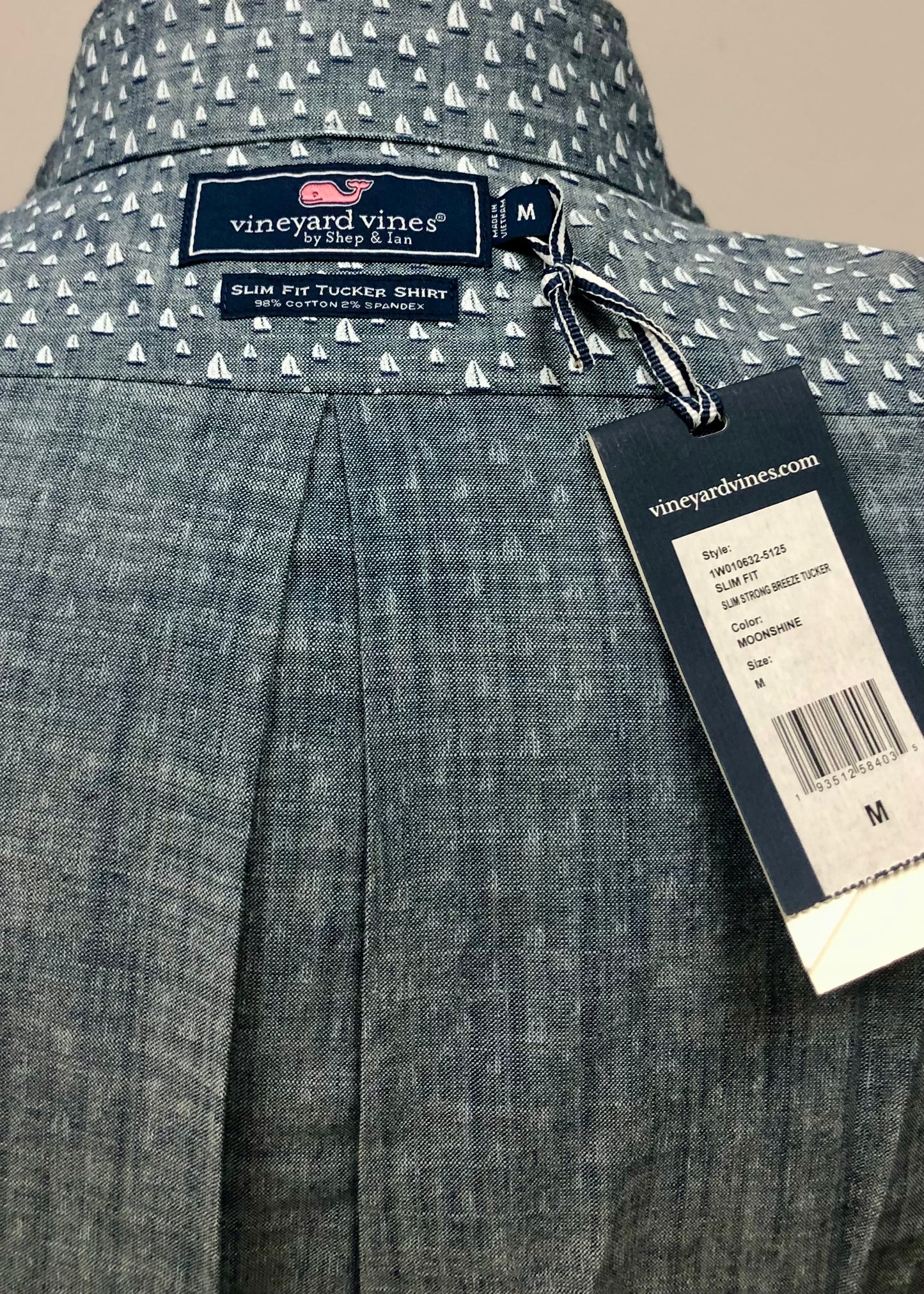Camisa de botones Vineyard Vines 🐳 color azul grisáceo con diseño de veleros en color blanco Talla M Entalle Slim Fit