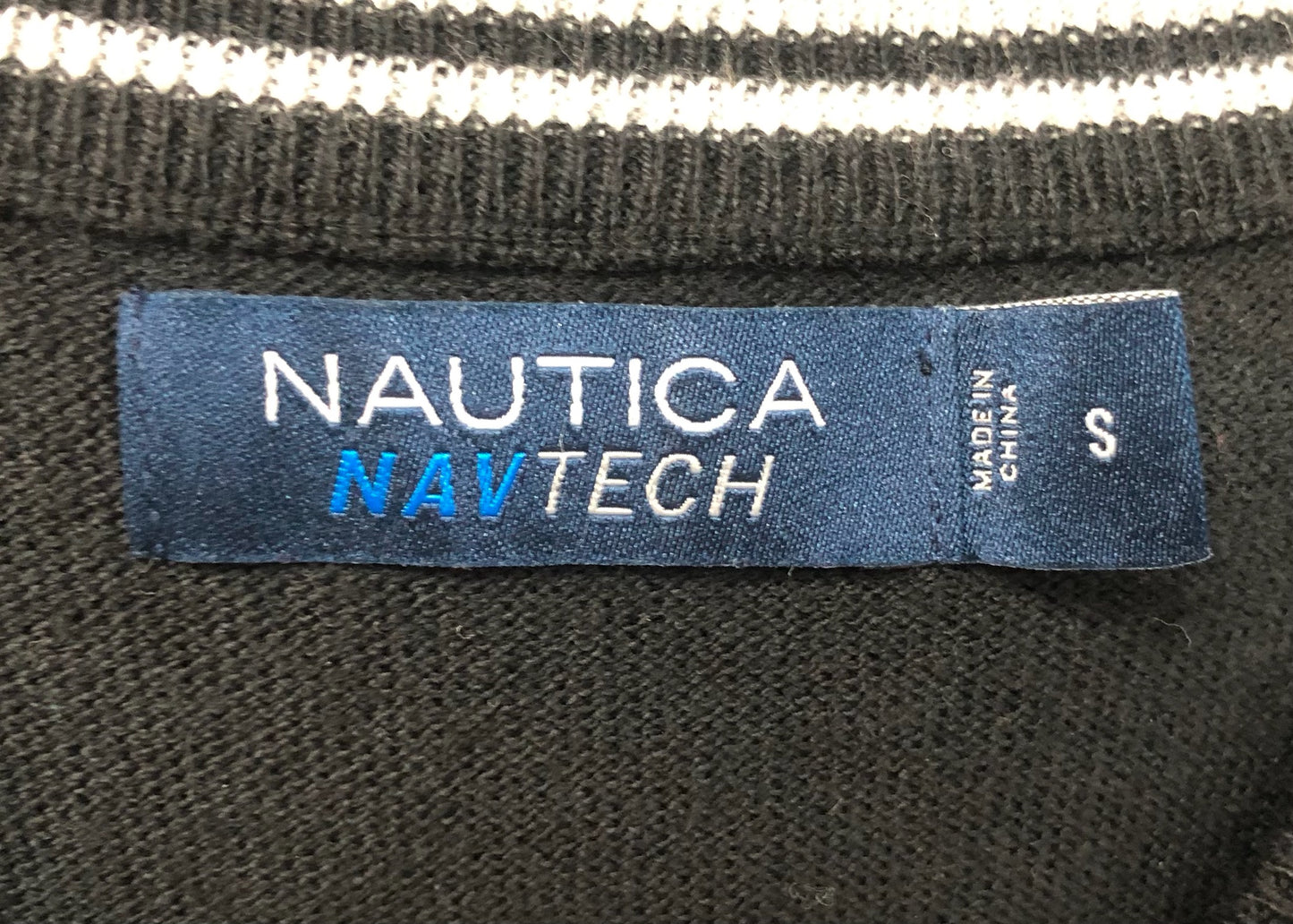 Sueter Jersey Nautica ⚓️ color negro con logo en blanco Talla S