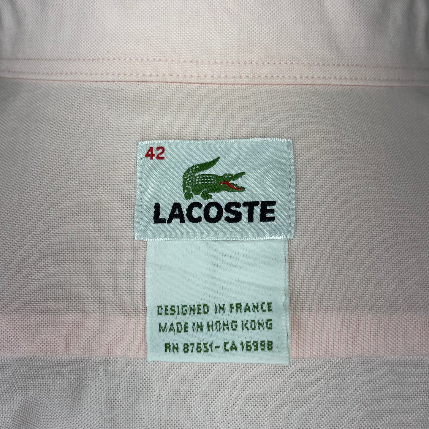 Camisa Lacoste 🐊 color rosado claro Talla L Entalle Regular