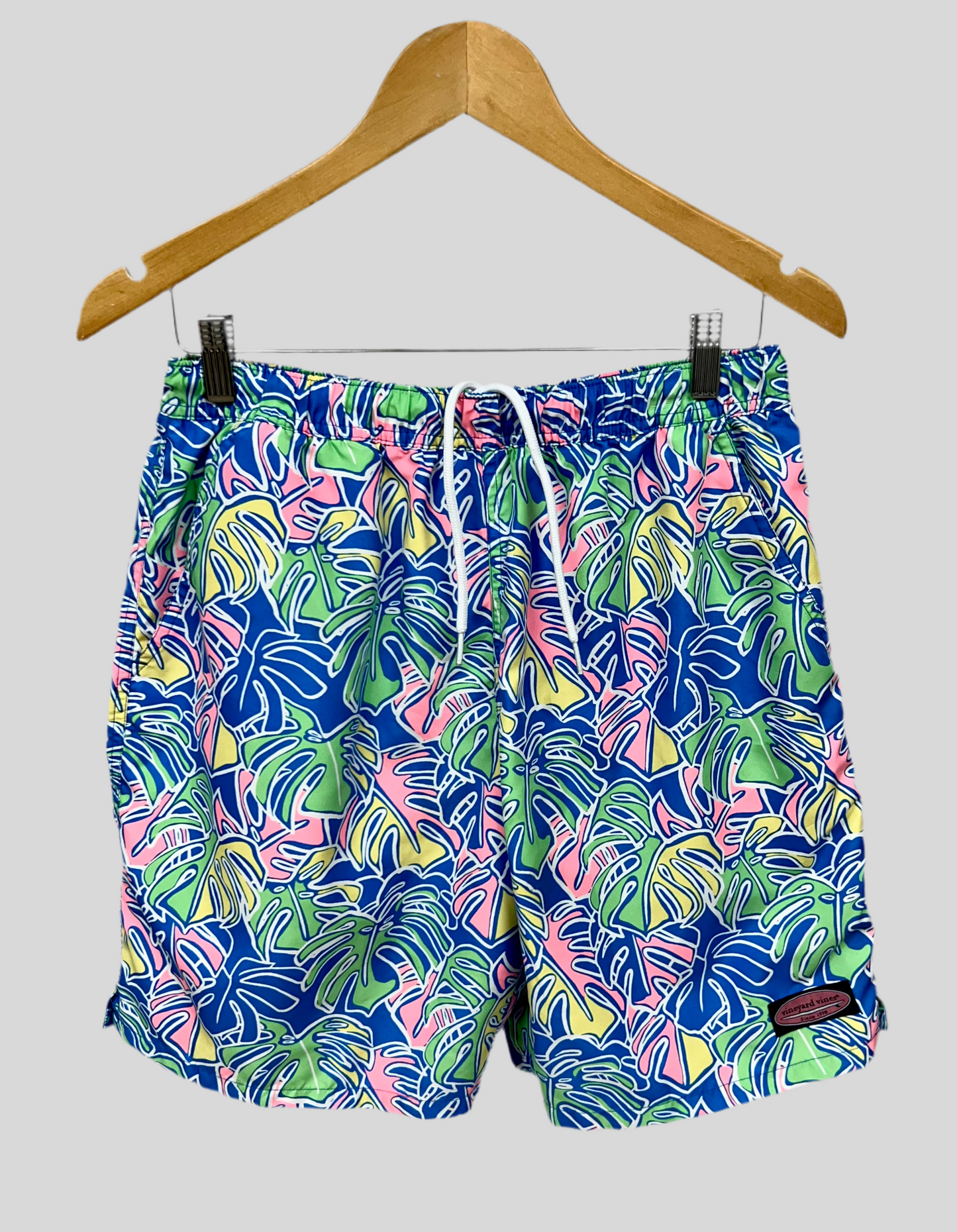 Short de baño Vineyard Vines 🐳 con diseño de hojas multicolor talla M