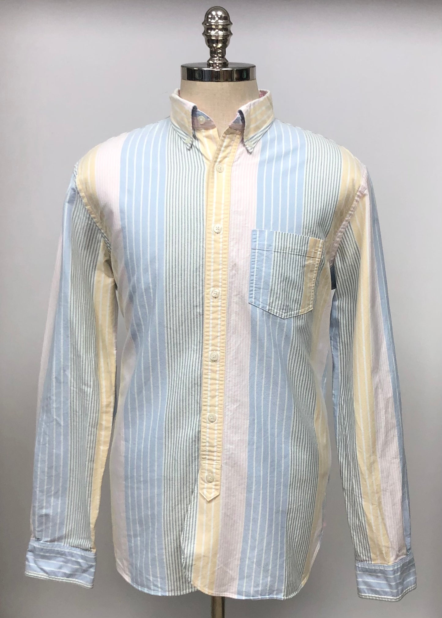 Camisa Brooks Brothers 🐑 Oxford con Diseño de rayas multicolor en rosado, celeste y amarillo Talla XL Entalle Regular